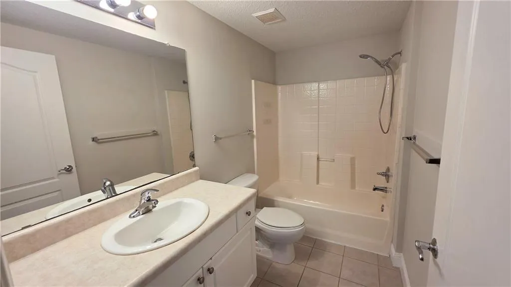5090 FAIRWAYS Circle #H105