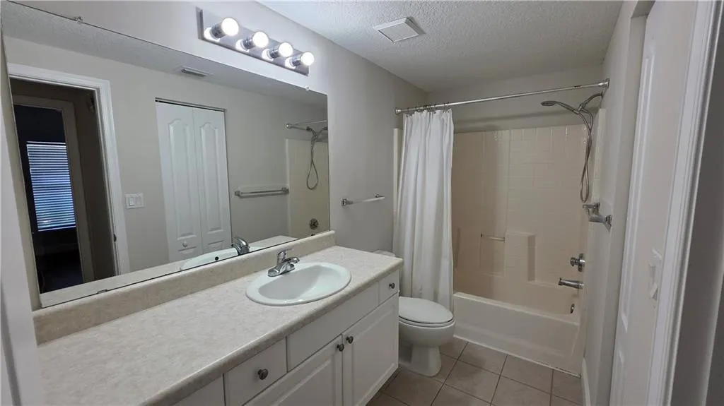 5090 FAIRWAYS Circle #H105
