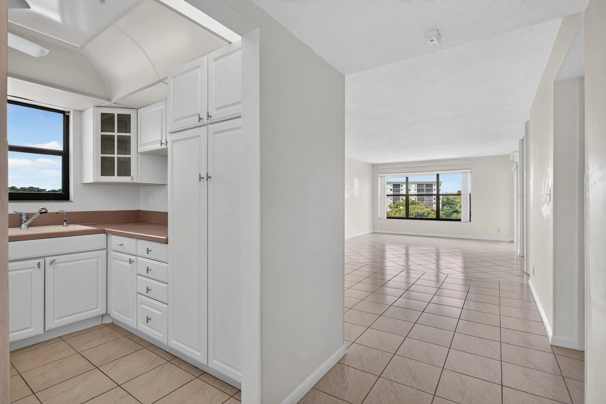2309 S CYPRESS BEND Drive #611D