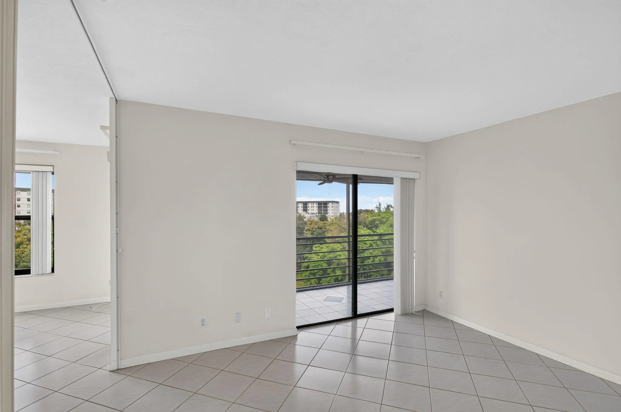 2309 S CYPRESS BEND Drive #611D