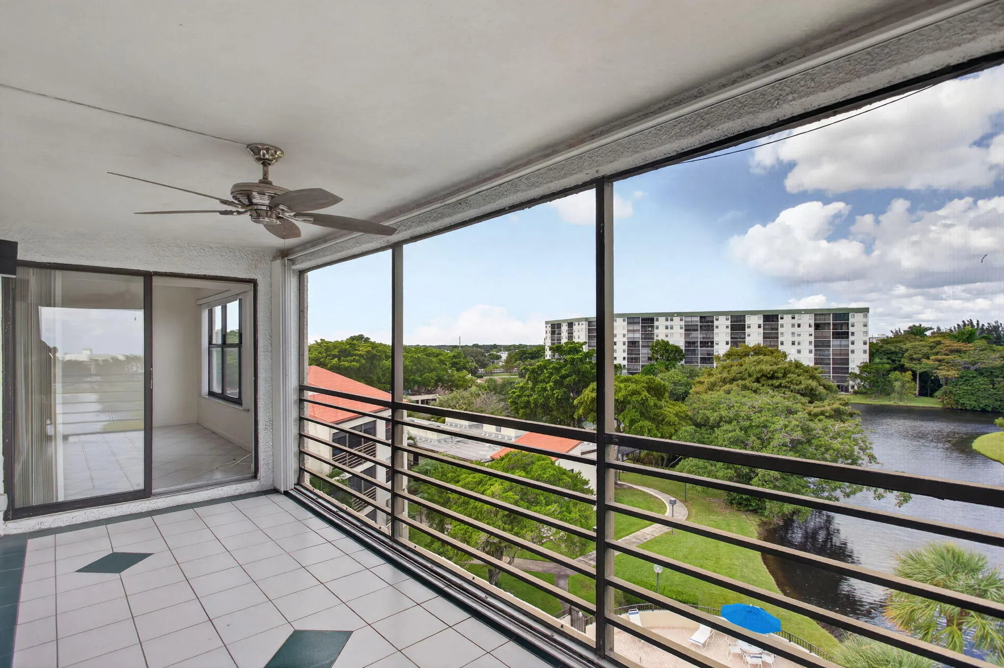 2309 S CYPRESS BEND Drive #611D