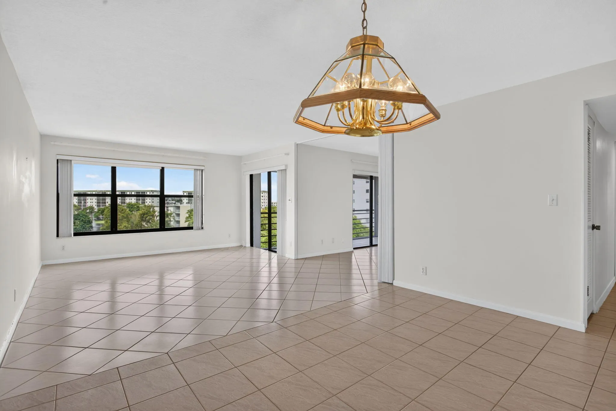 2309 S CYPRESS BEND Drive #611D
