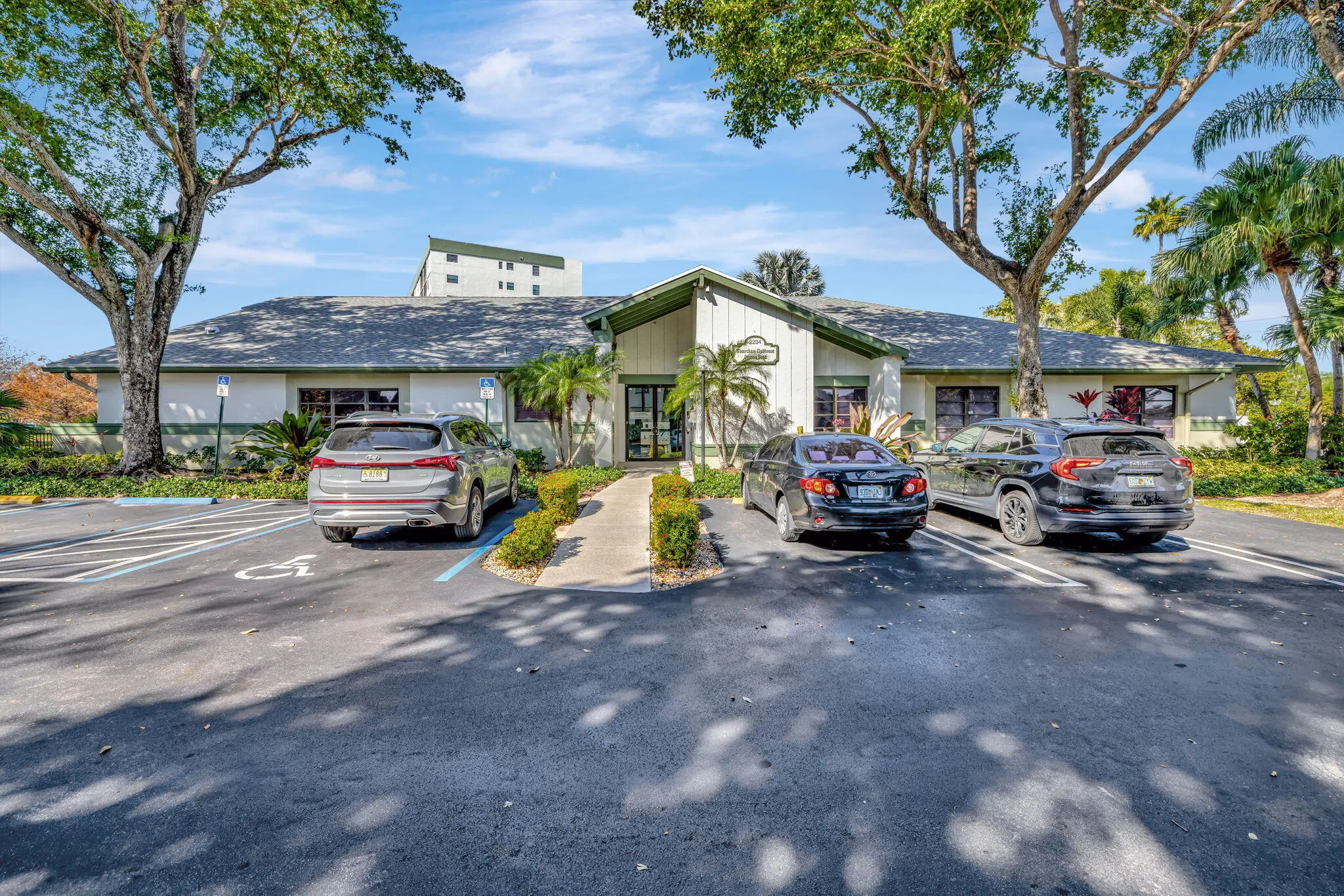 2309 S CYPRESS BEND Drive #611D
