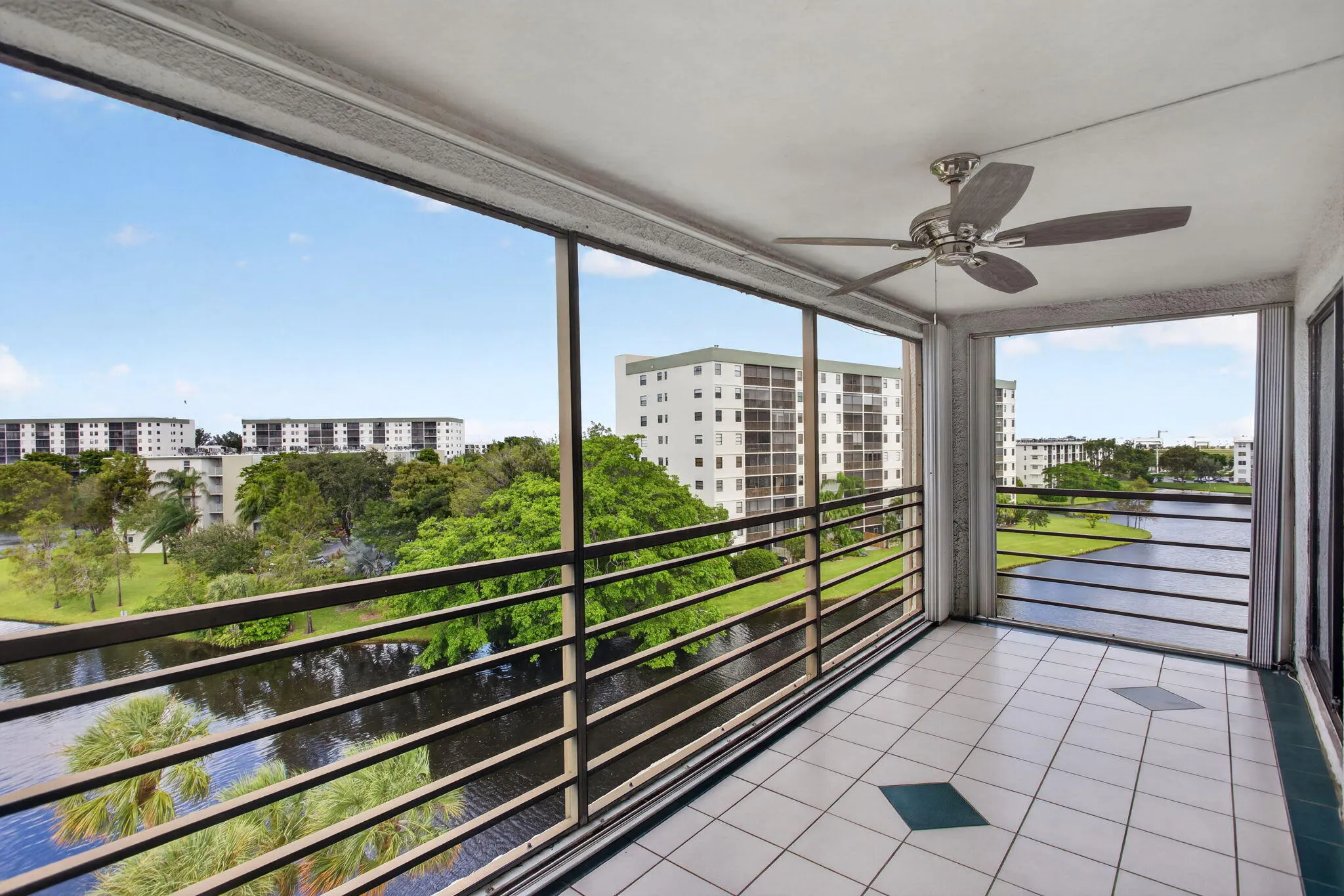 2309 S CYPRESS BEND Drive #611D