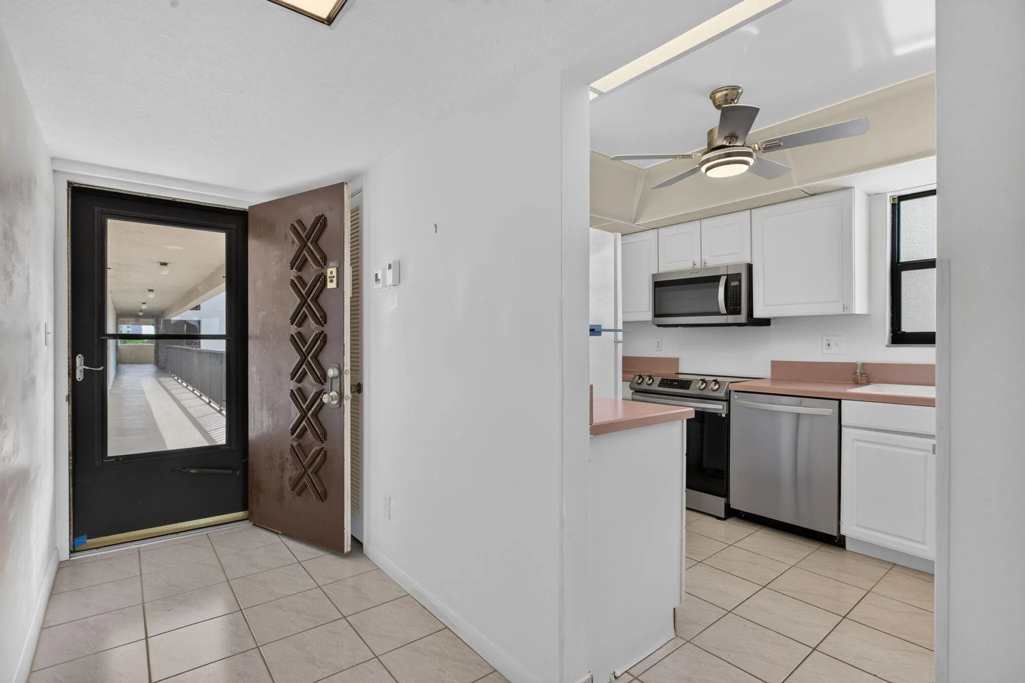 2309 S CYPRESS BEND Drive #611D