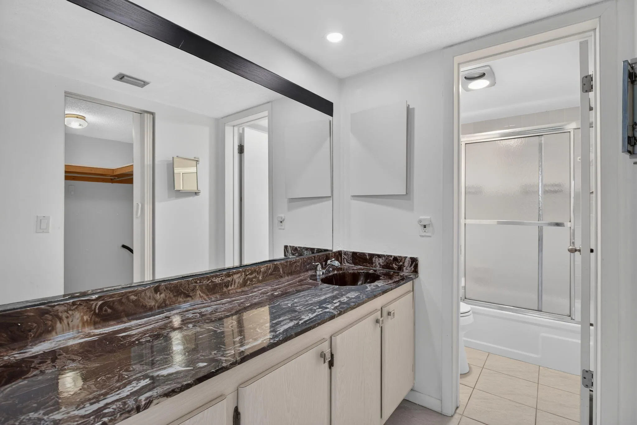 2309 S CYPRESS BEND Drive #611D