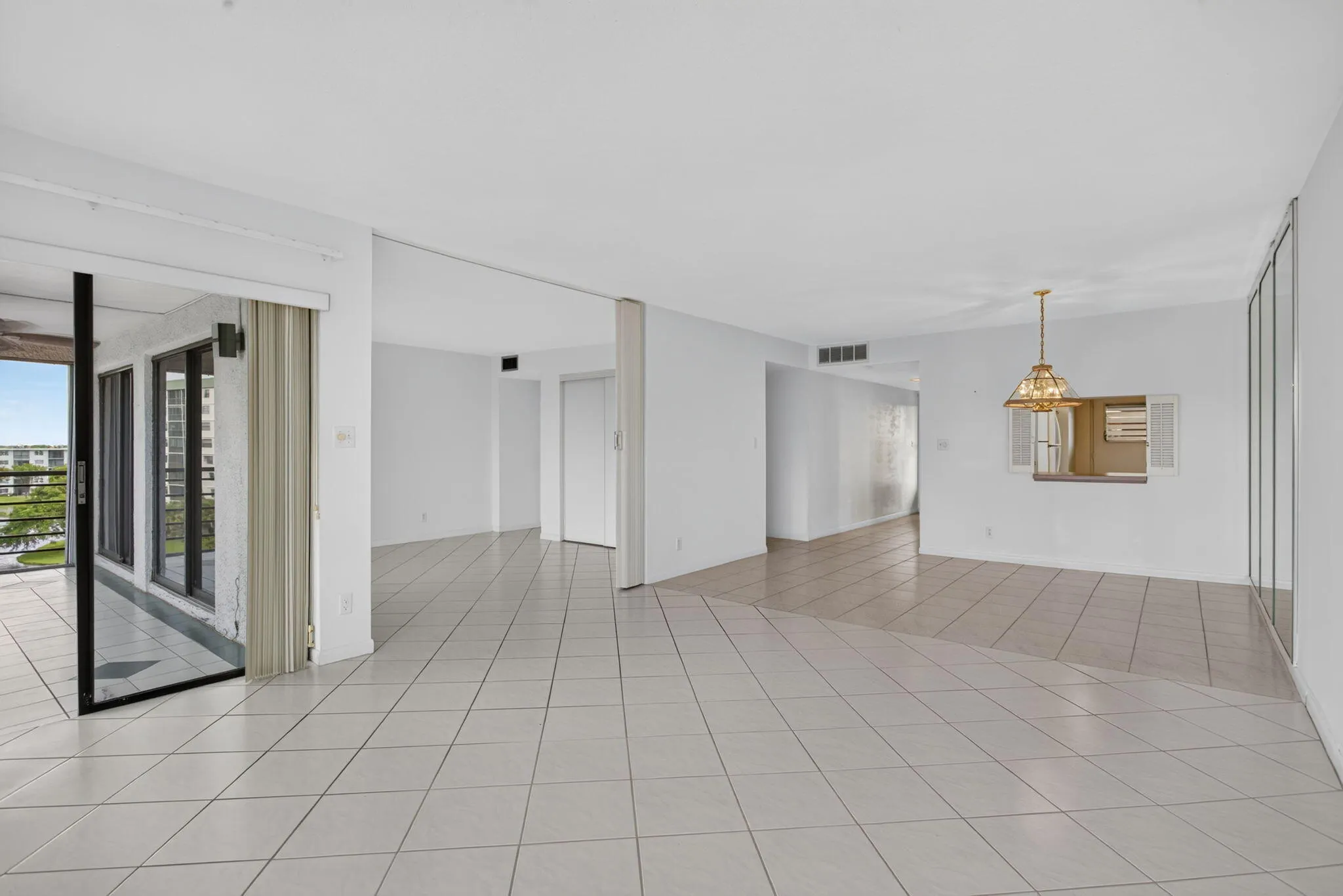 2309 S CYPRESS BEND Drive #611D