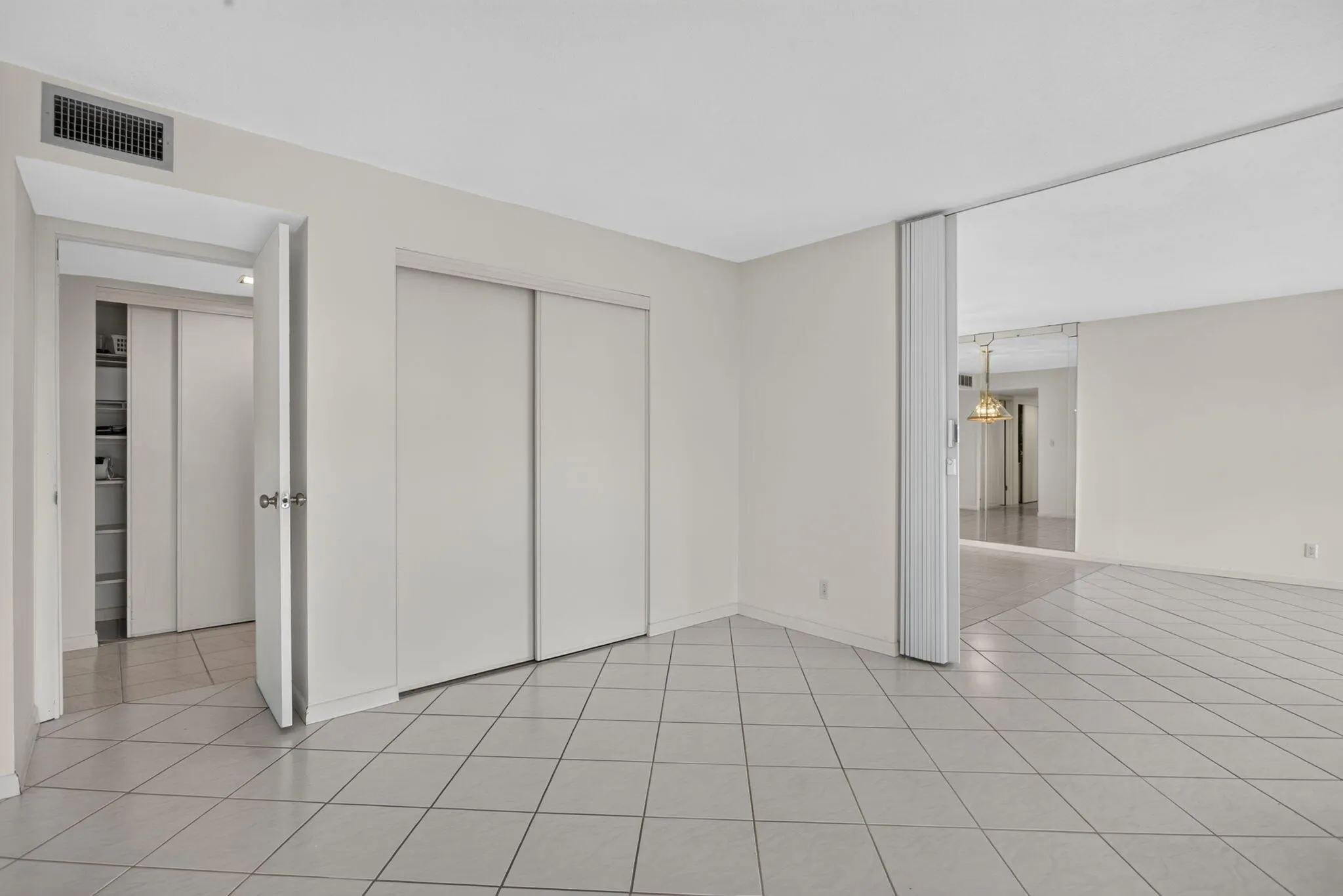2309 S CYPRESS BEND Drive #611D