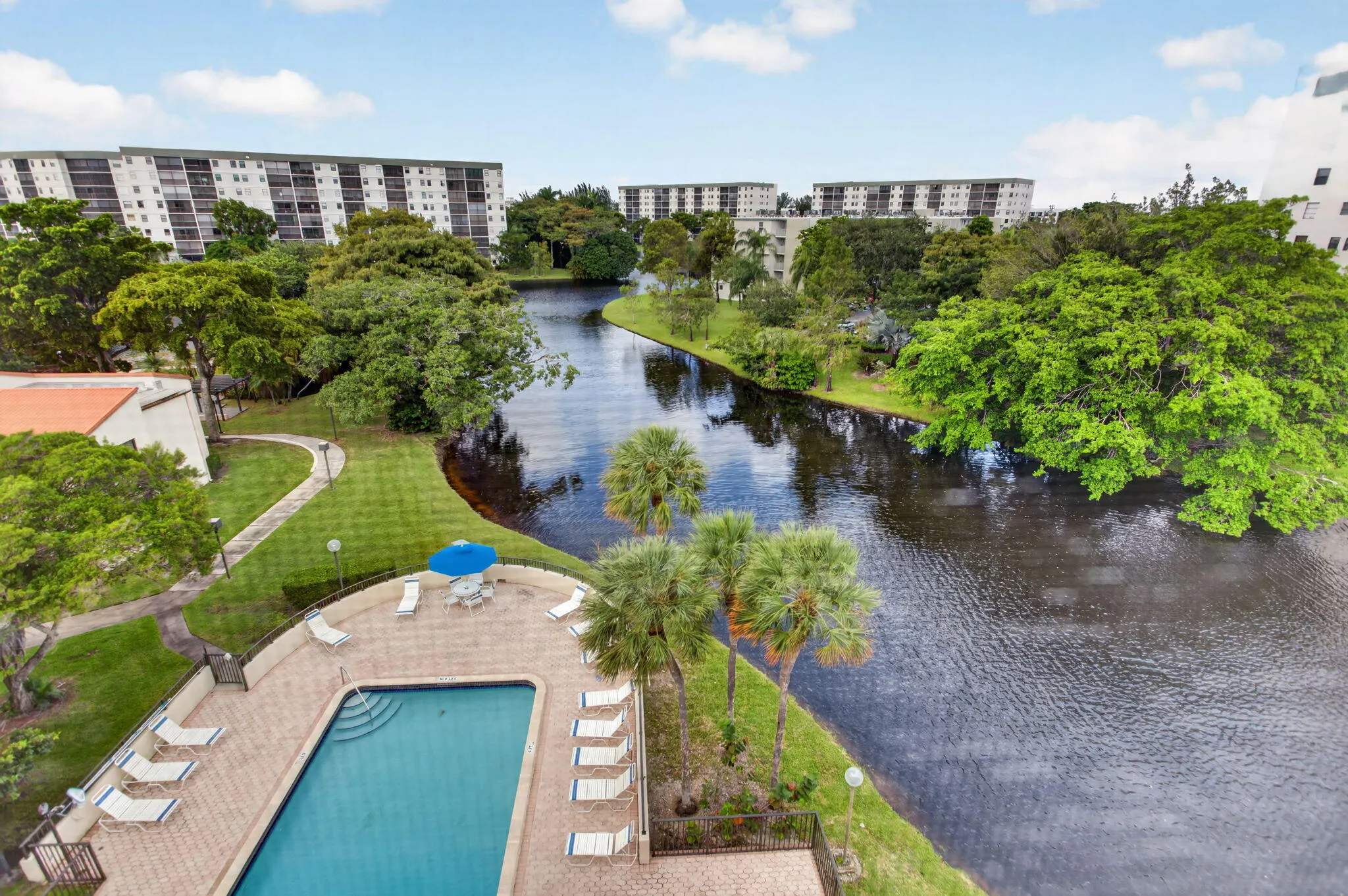 2309 S CYPRESS BEND Drive #611D