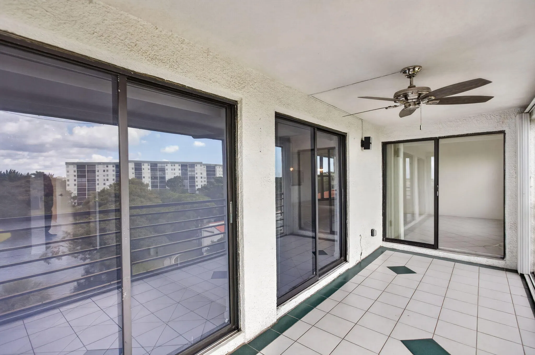 2309 S CYPRESS BEND Drive #611D
