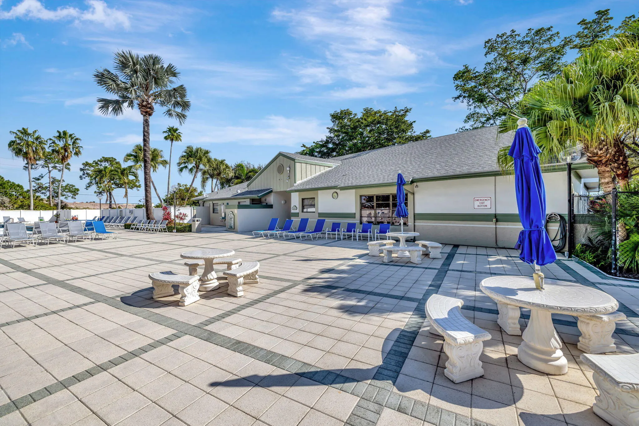 2309 S CYPRESS BEND Drive #611D