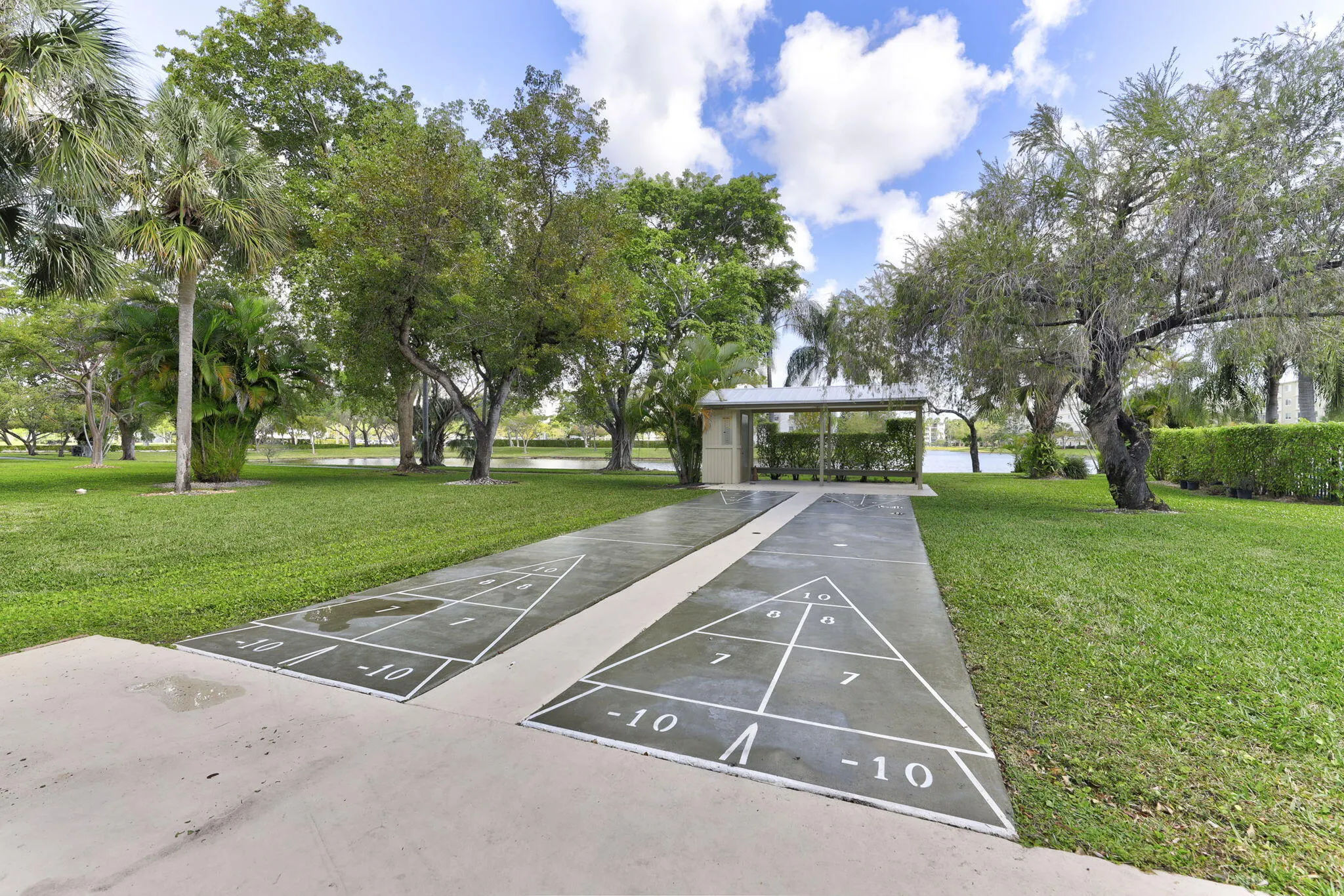 2309 S CYPRESS BEND Drive #611D