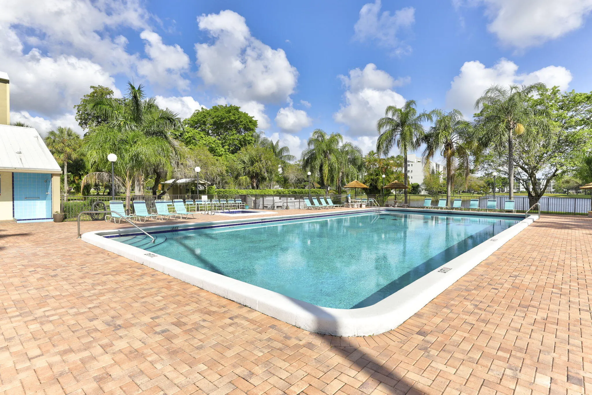 2309 S CYPRESS BEND Drive #611D