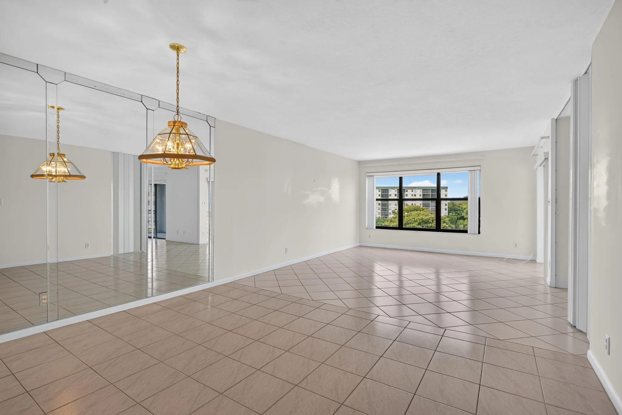 2309 S CYPRESS BEND Drive #611D