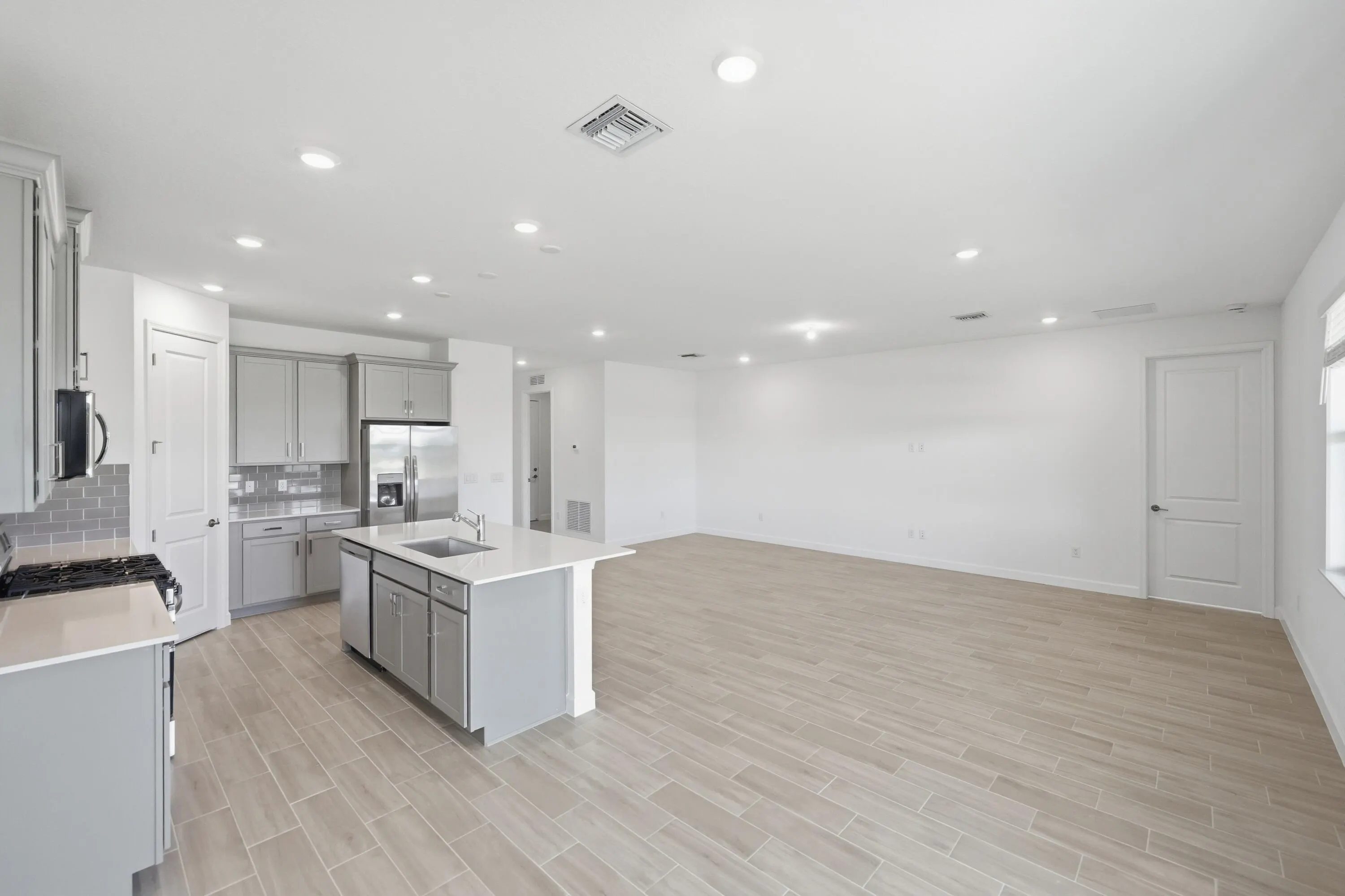 6701 NW Heirloom Terrace