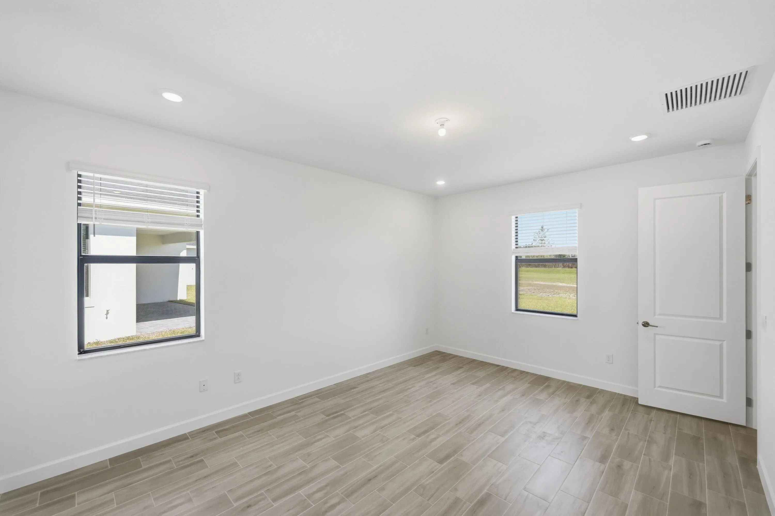 6701 NW Heirloom Terrace