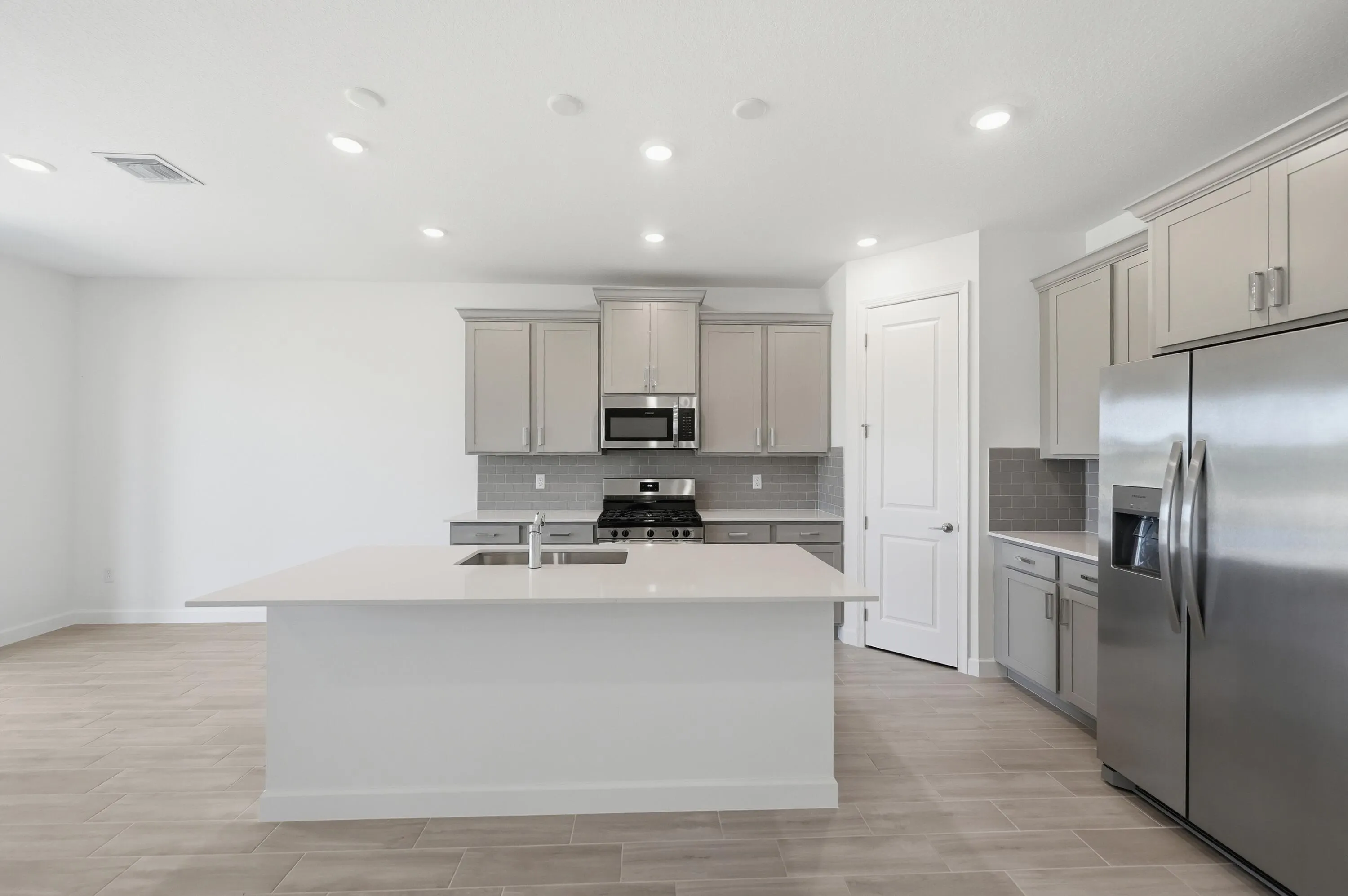 6701 NW Heirloom Terrace