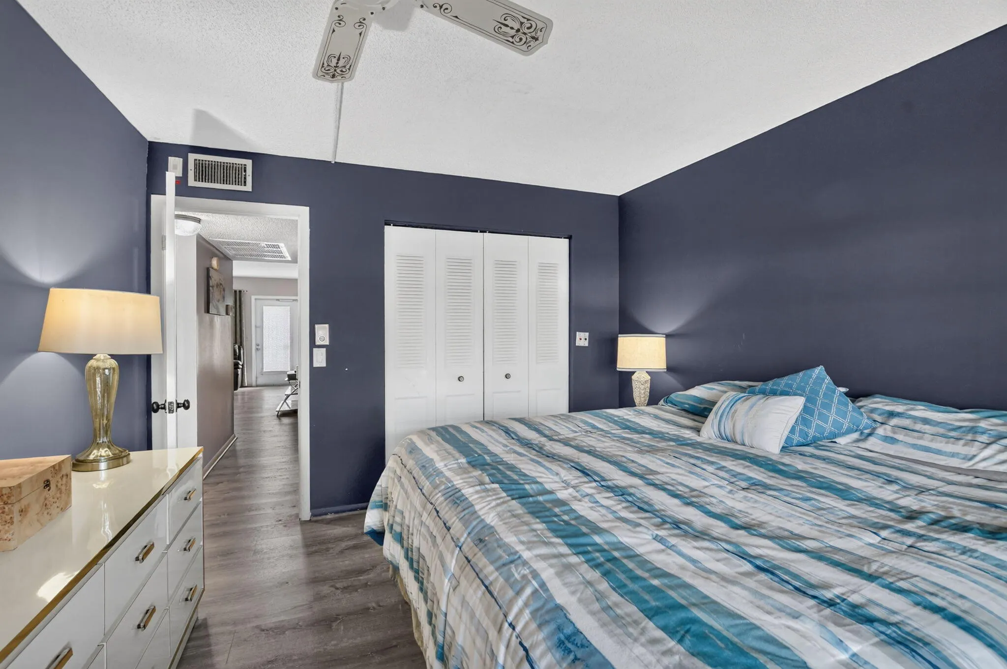 4075 Harwood F