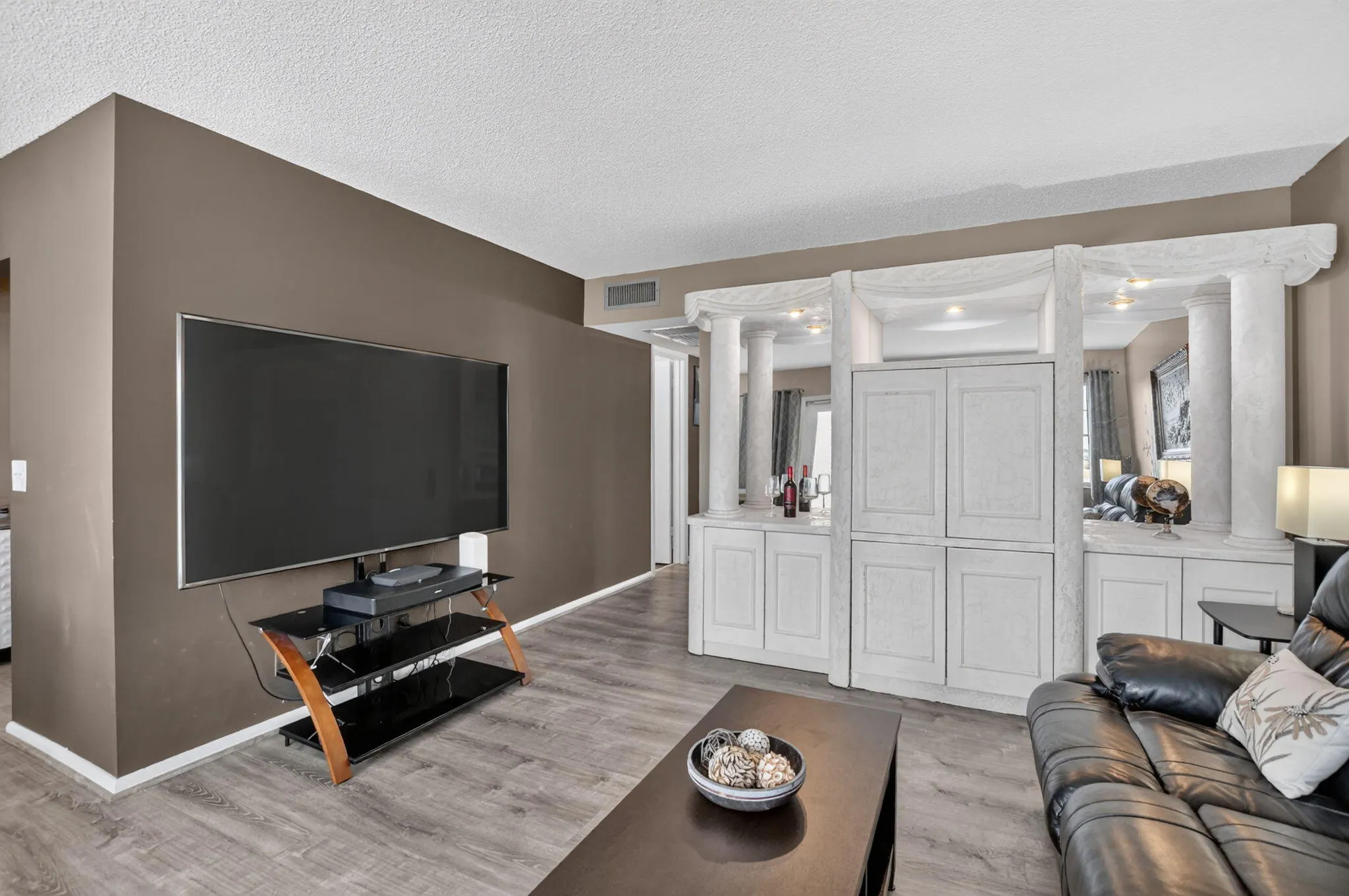 4075 Harwood F