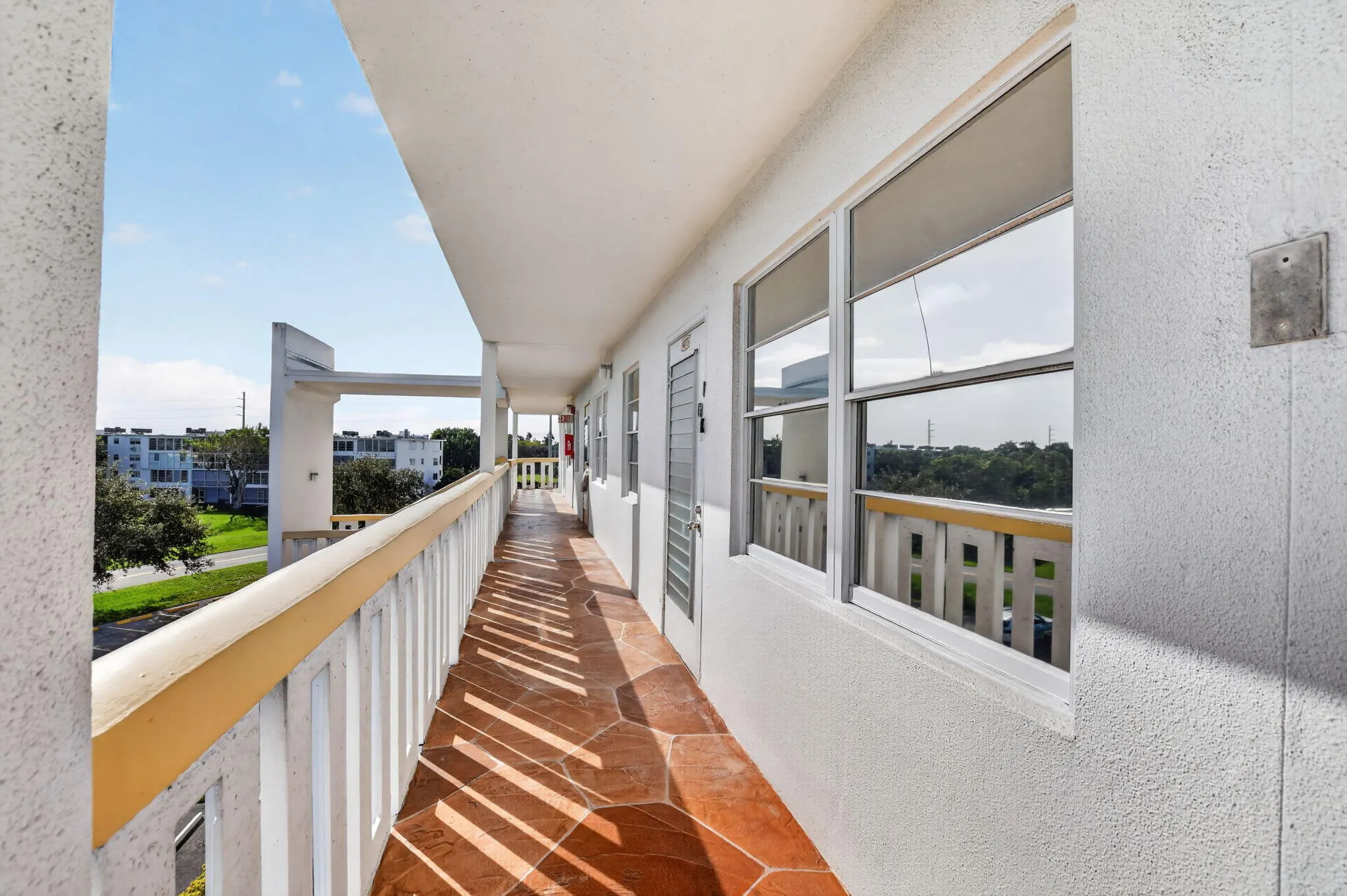 4075 Harwood F