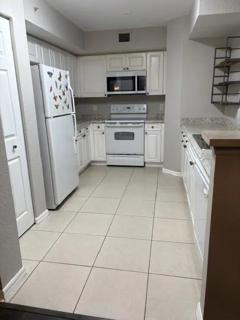 6760 HERITAGE GRANDE #6301