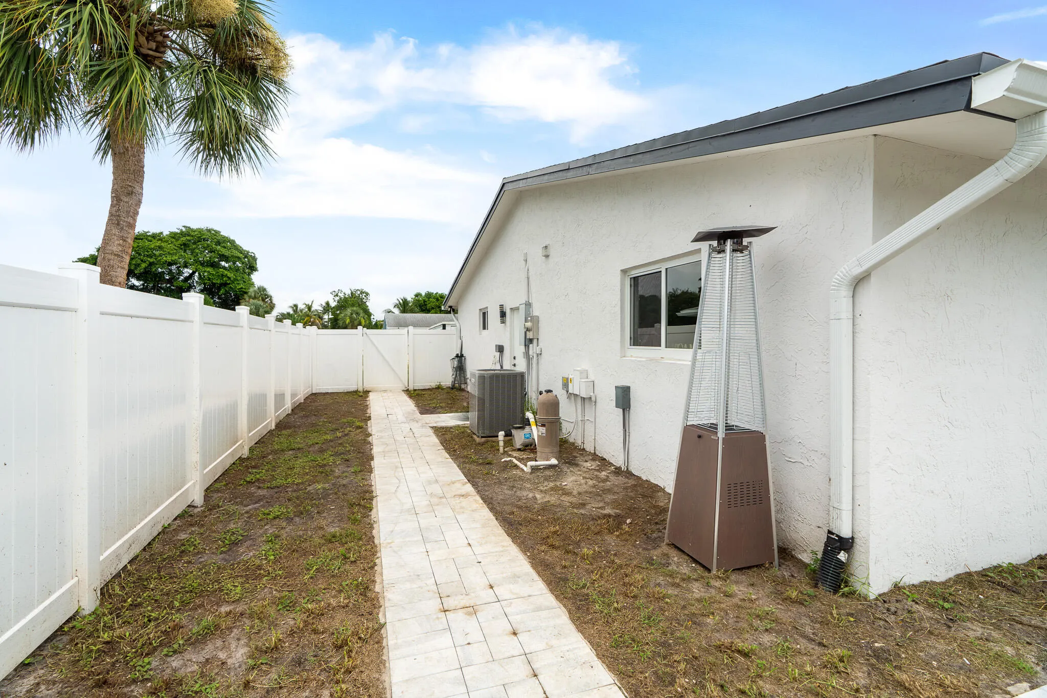 1780 SW 12TH Street