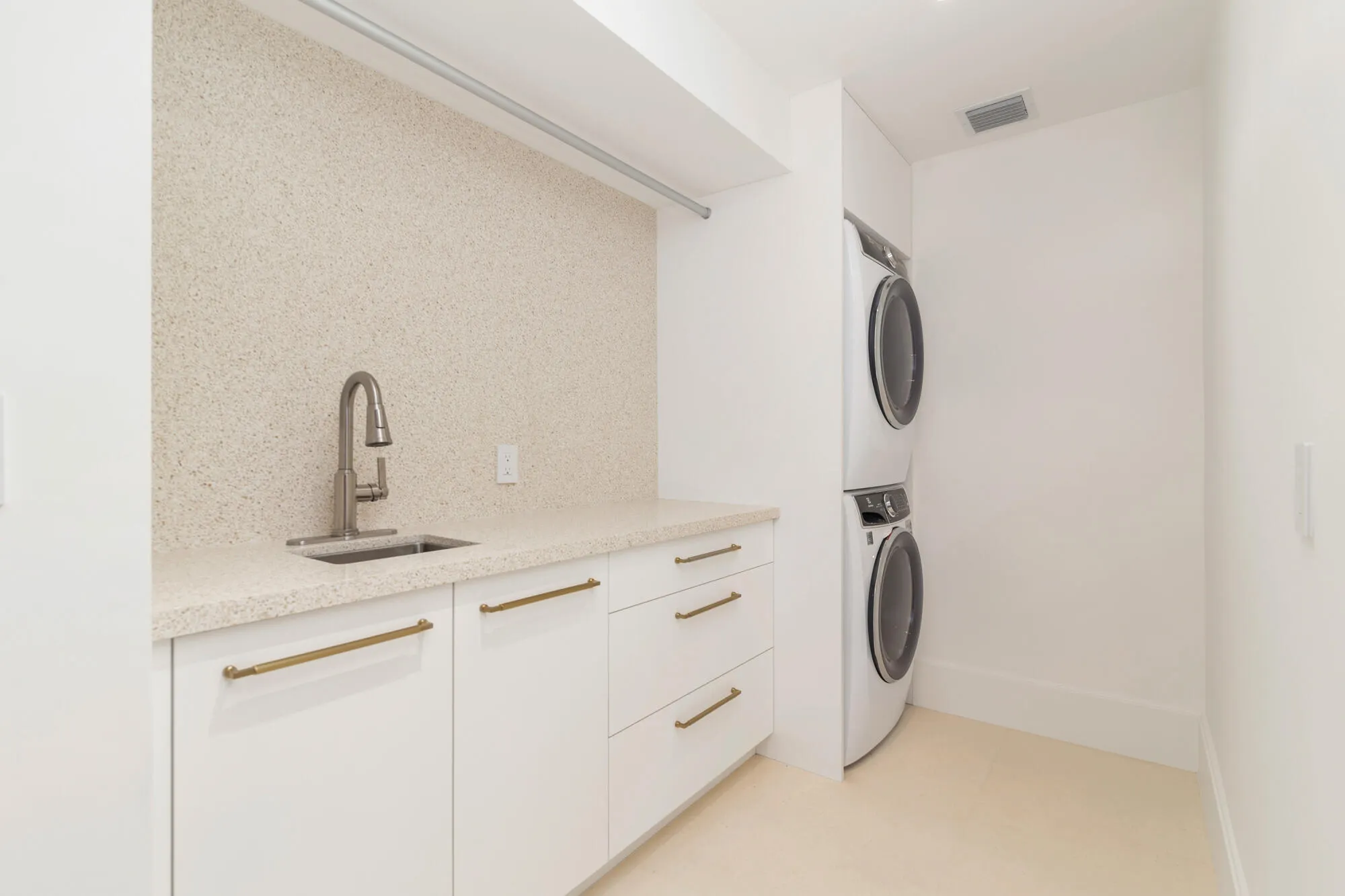 2273 Ibis Isle Road E
