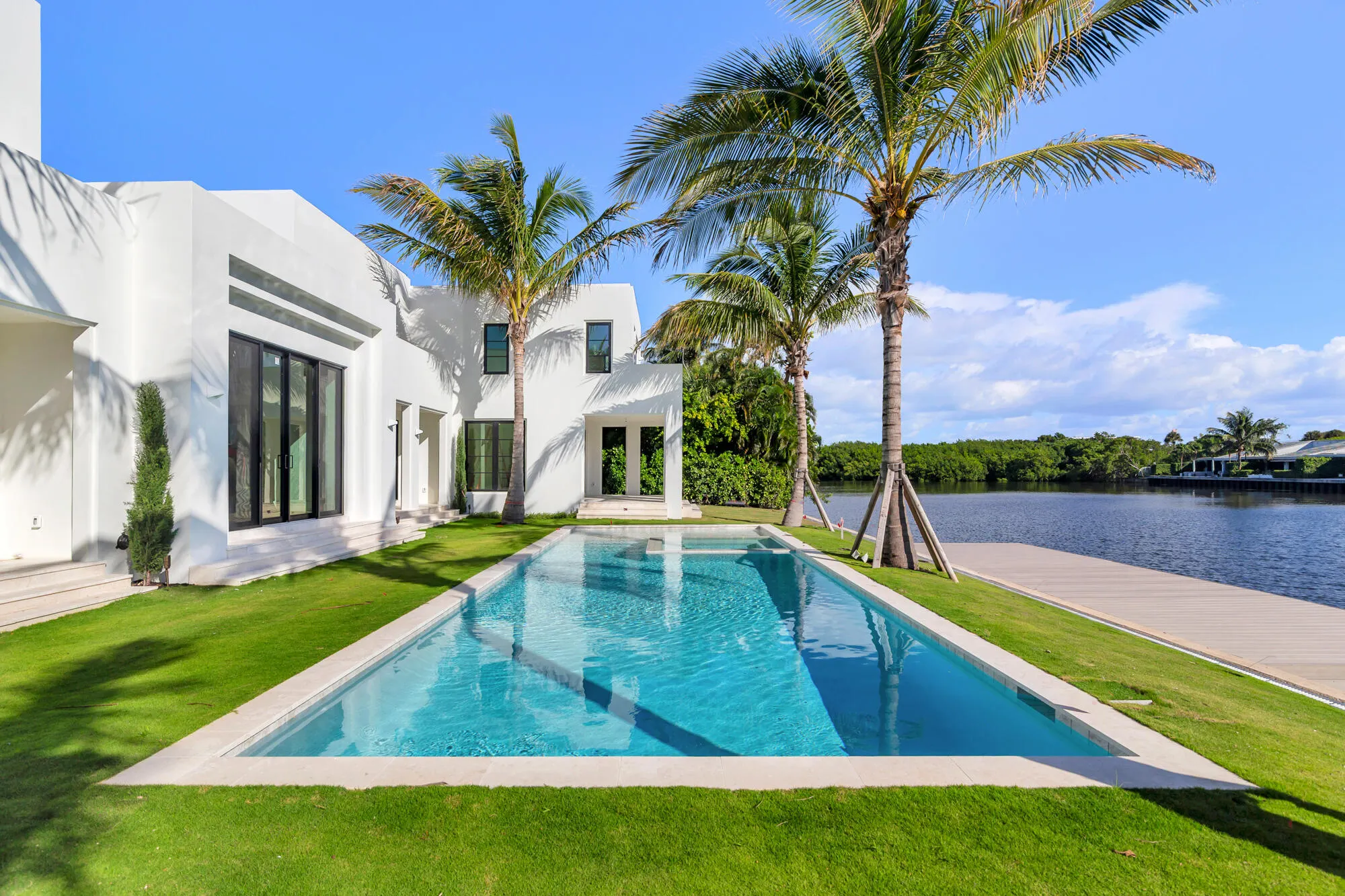 2273 Ibis Isle Road E