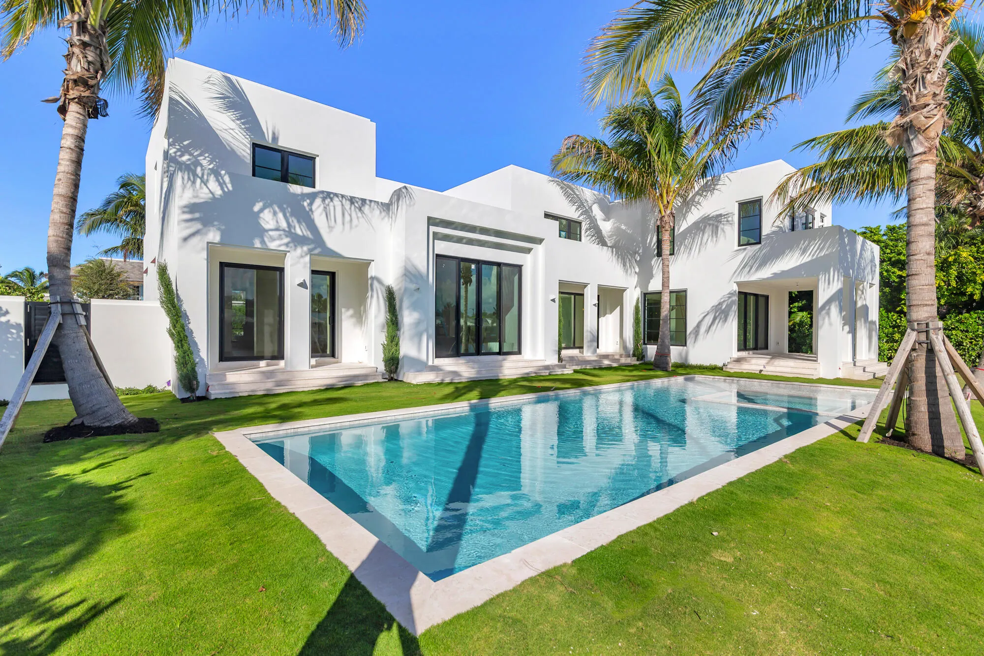 2273 Ibis Isle Road E