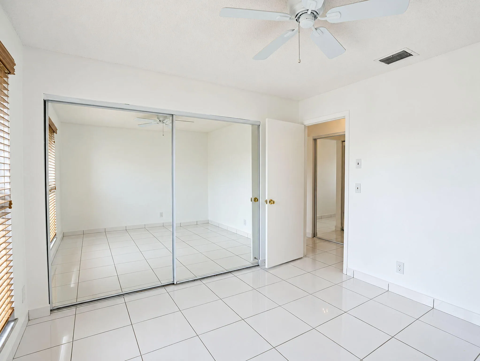 2079 SW 16TH Circle