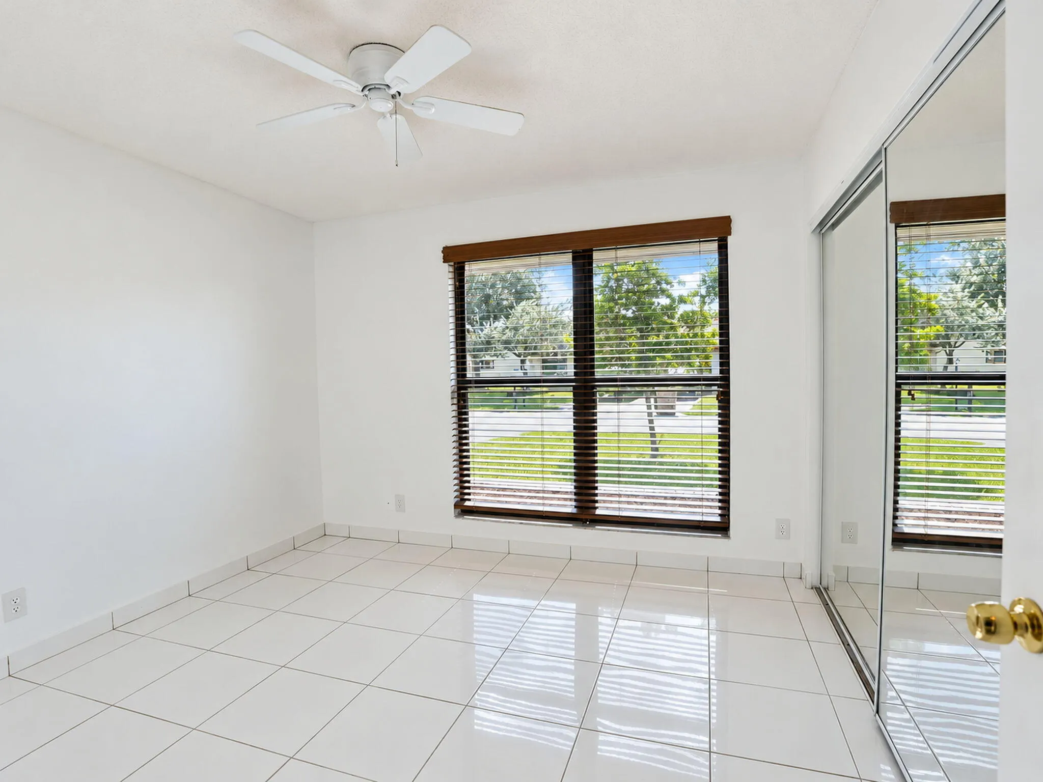 2079 SW 16TH Circle