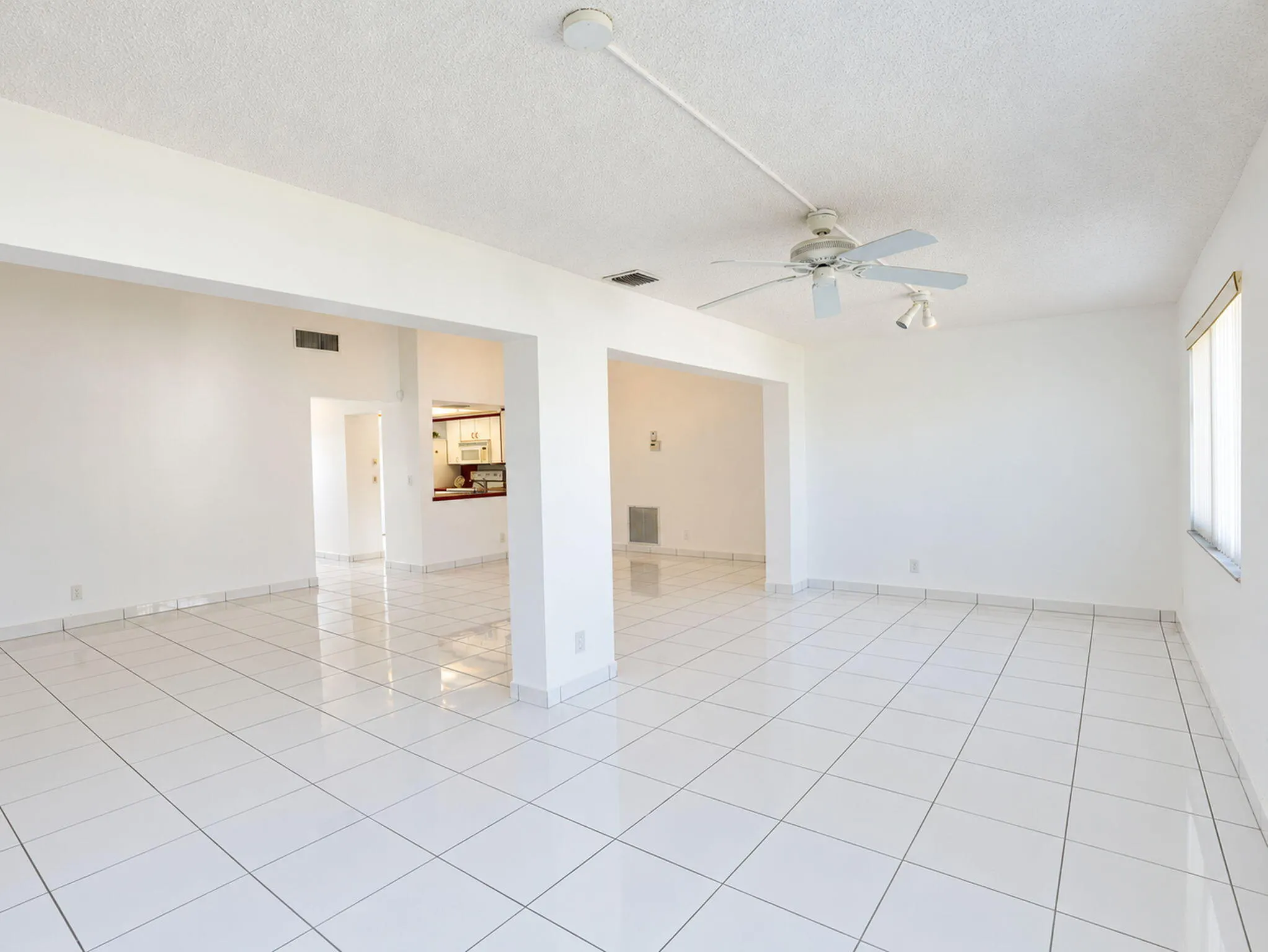 2079 SW 16TH Circle