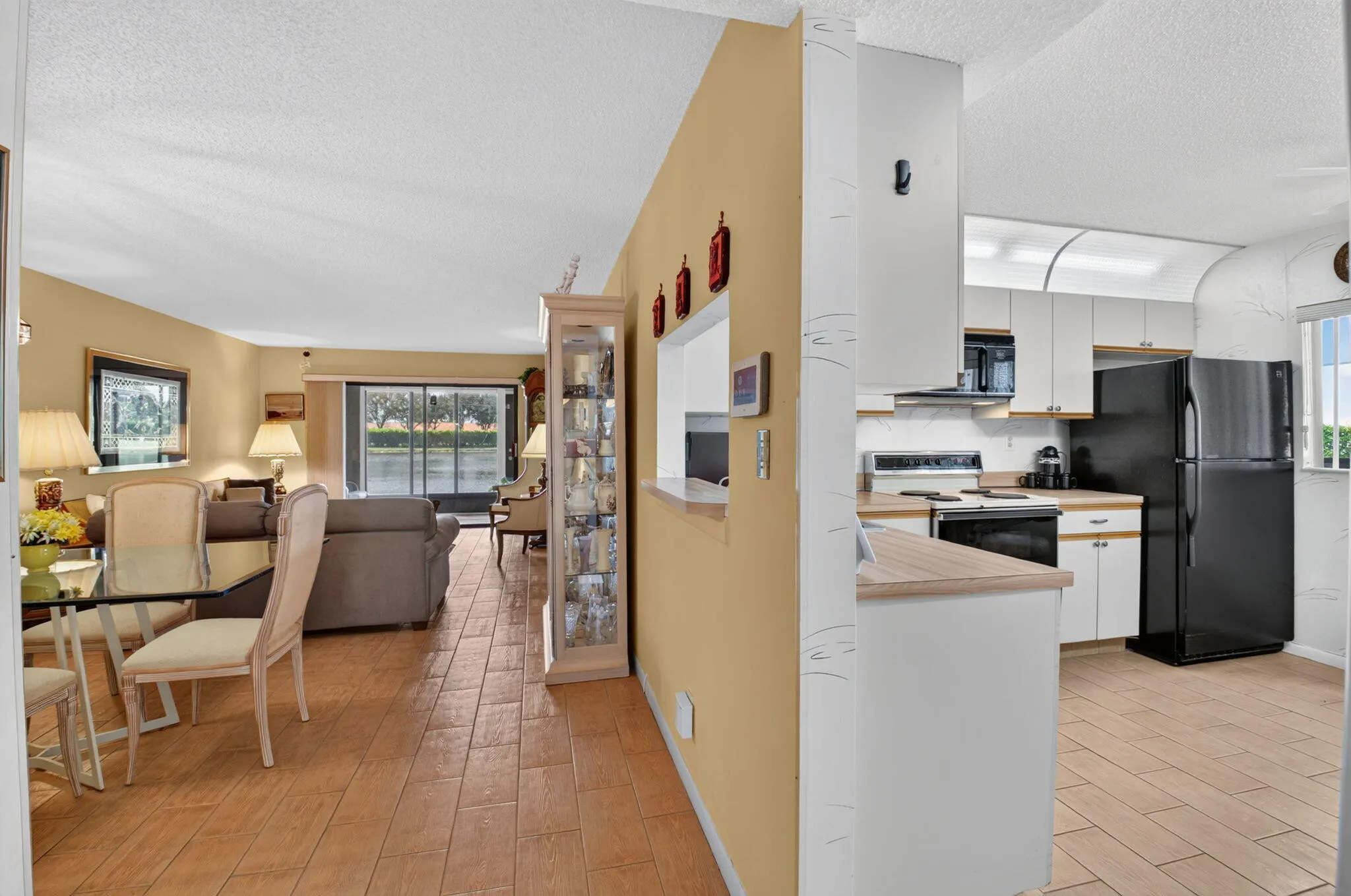 15301 PEMBRIDGE Avenue #45