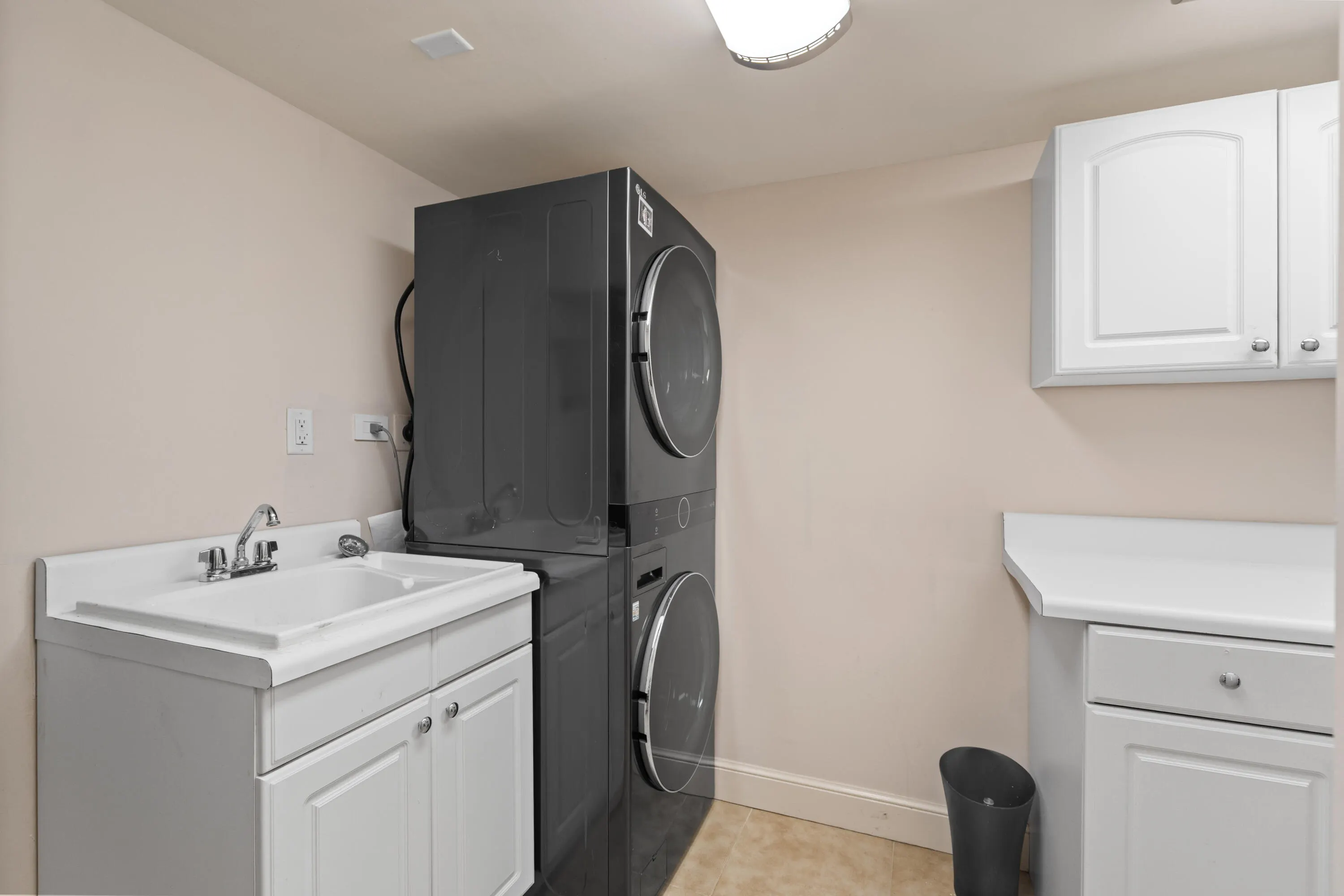 1172 HILLSBORO MILE #2-4