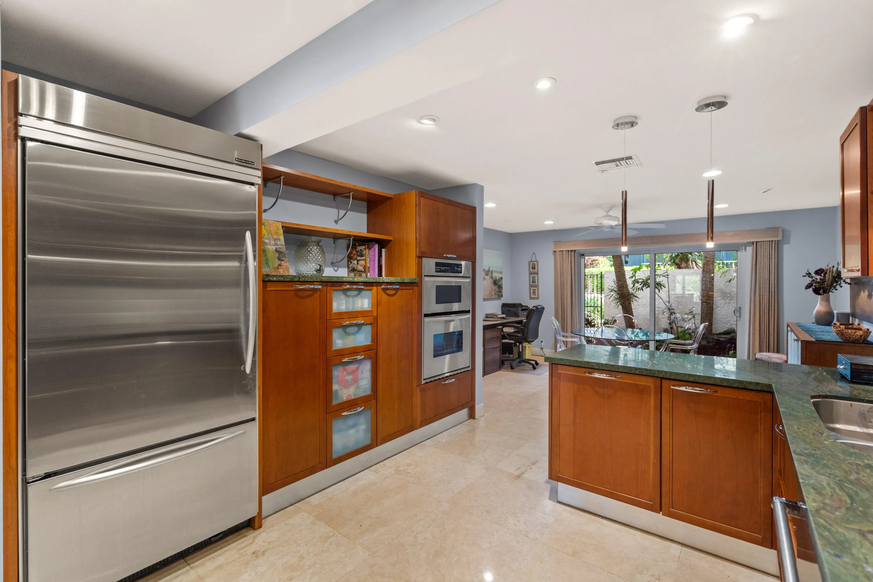 1172 HILLSBORO MILE #2-4