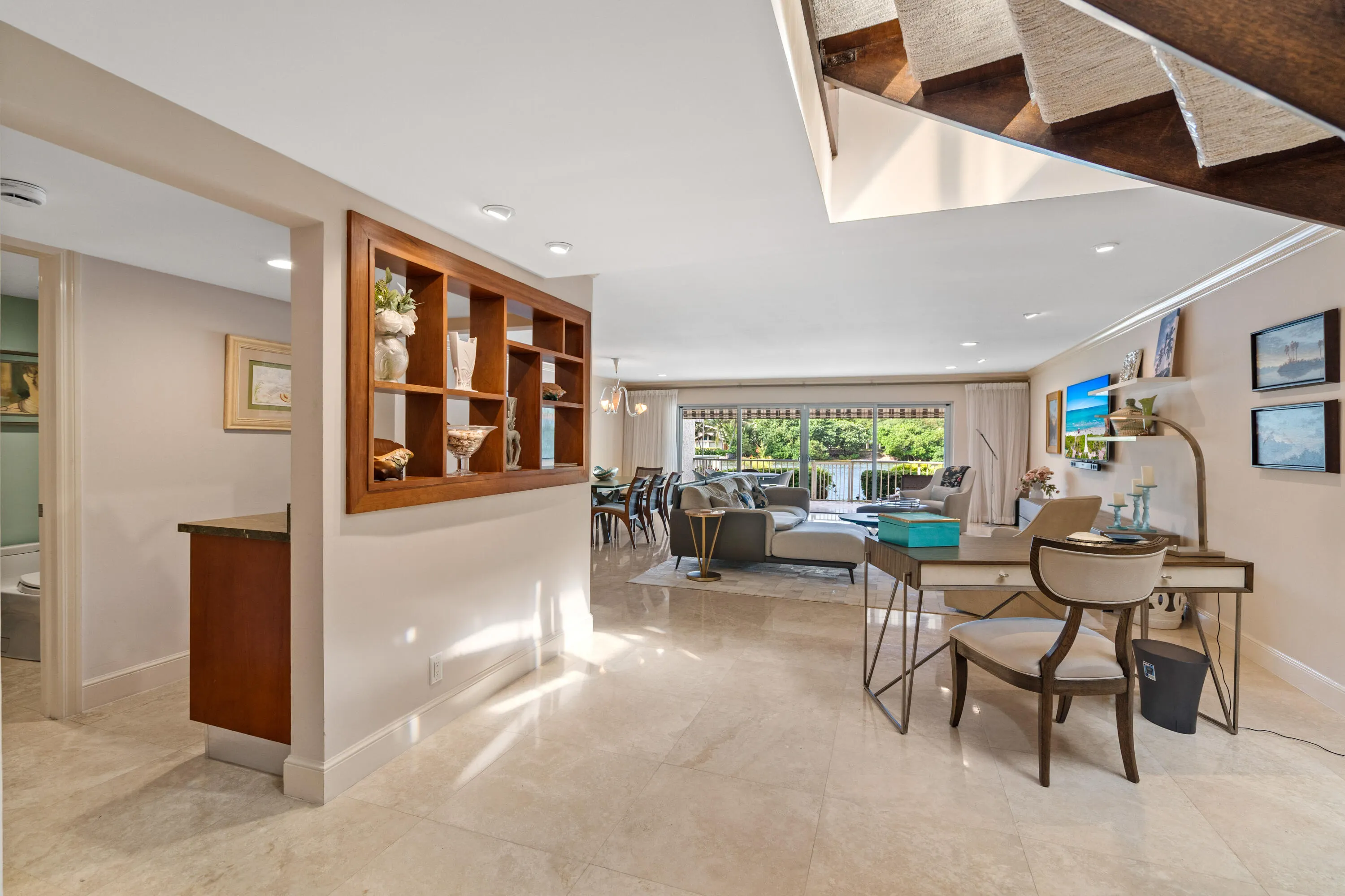 1172 HILLSBORO MILE #2-4