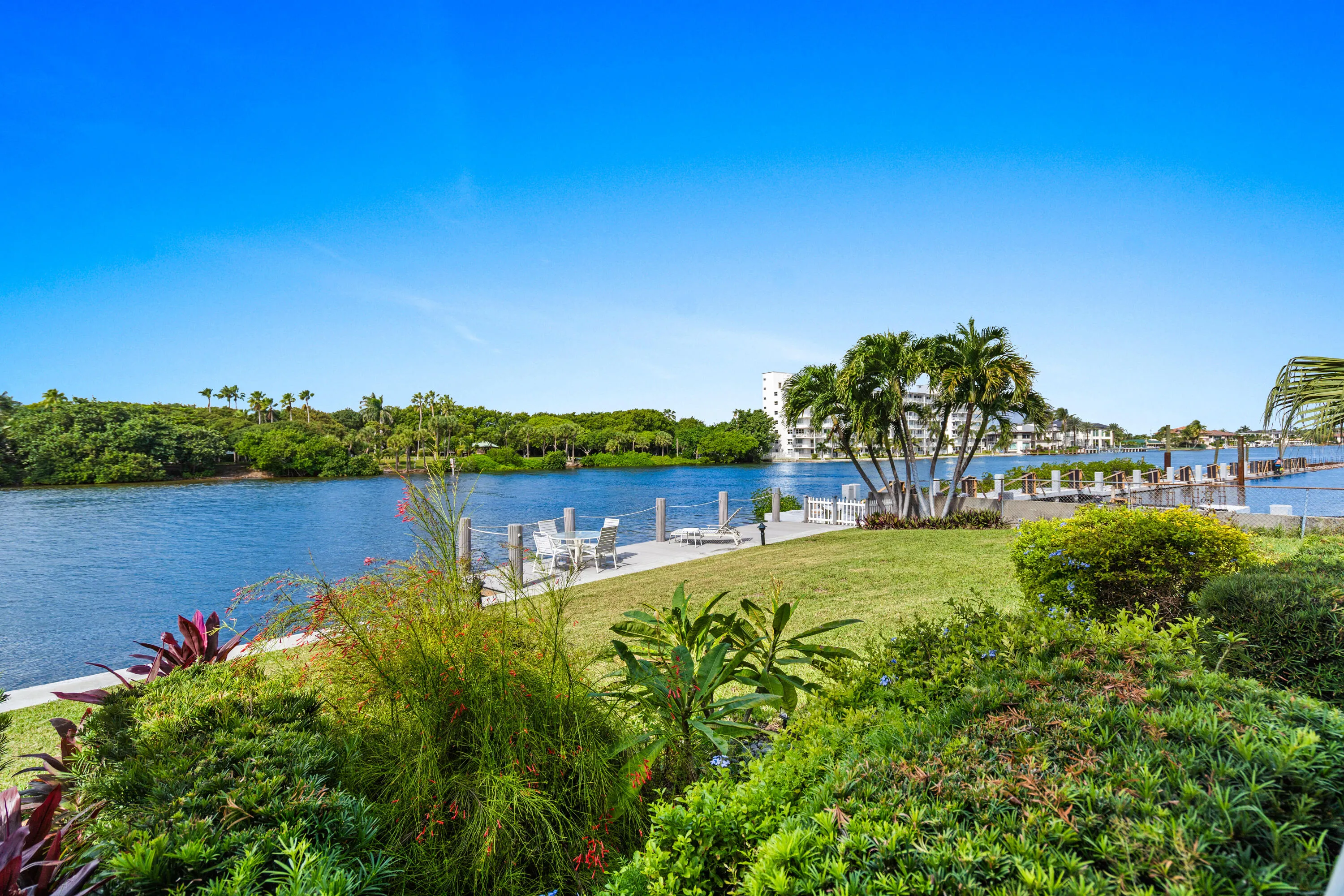 1172 HILLSBORO MILE #2-4