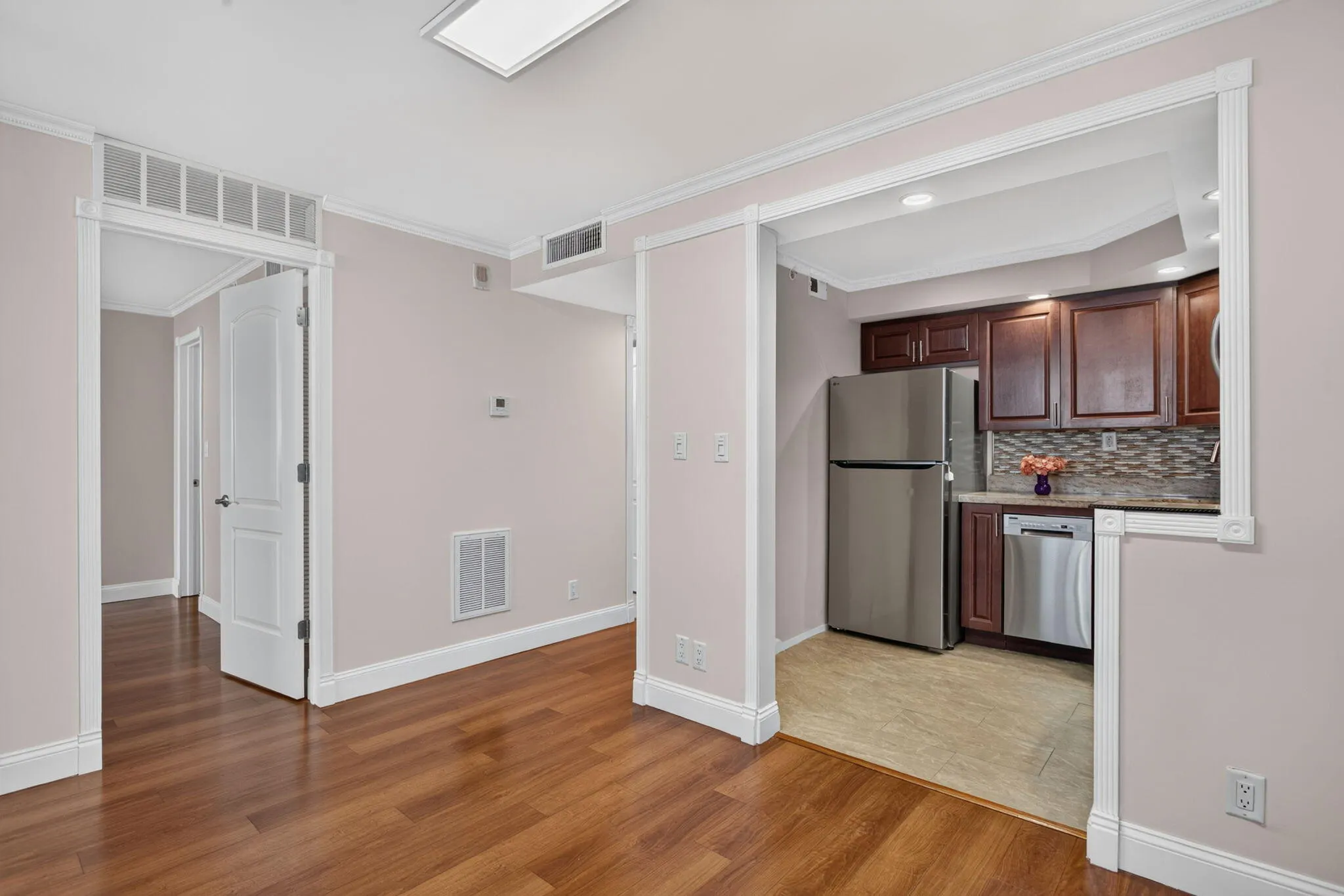 1505 N RIVERSIDE Drive #707