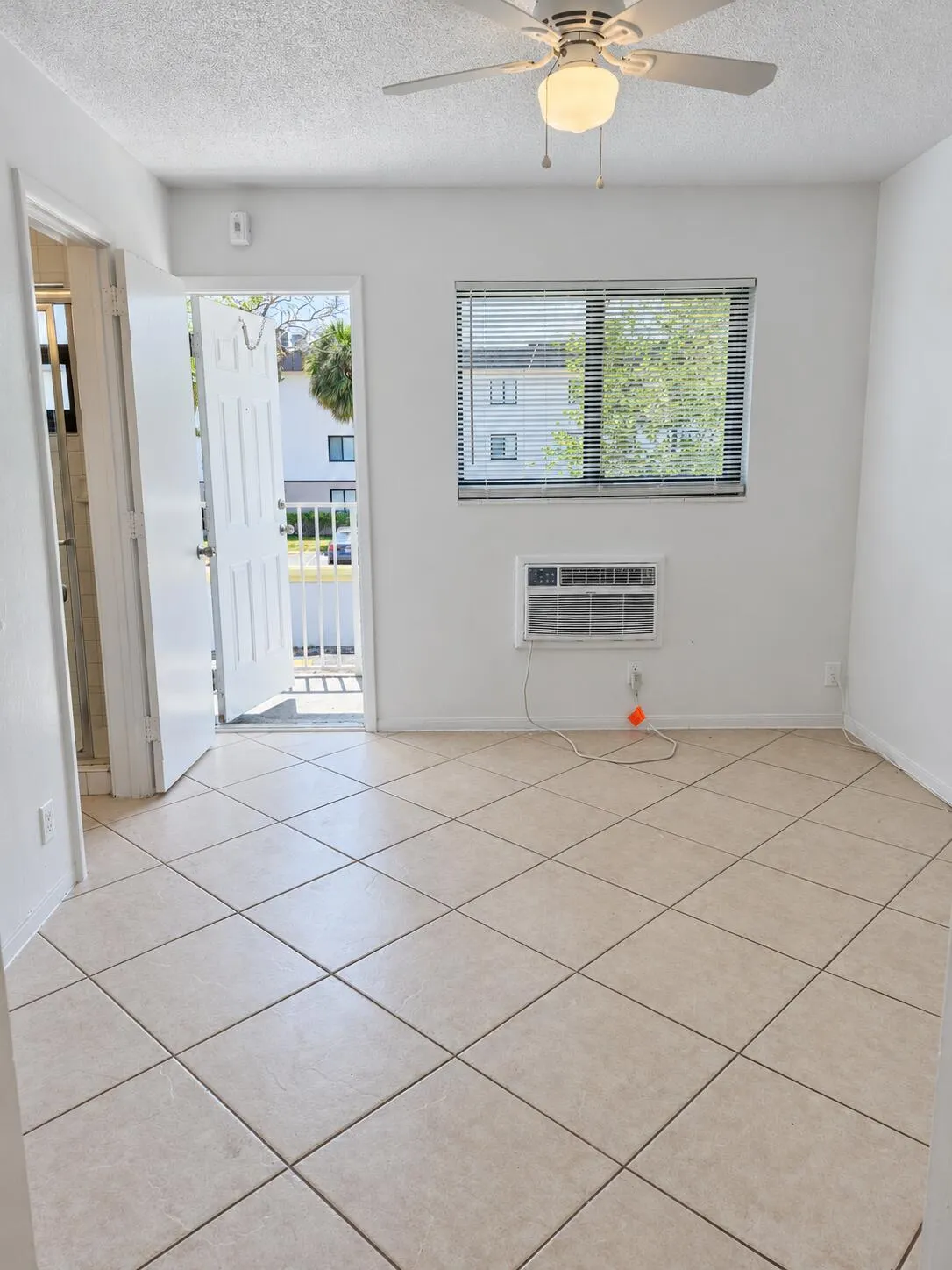 1960 NE 48TH Street #8