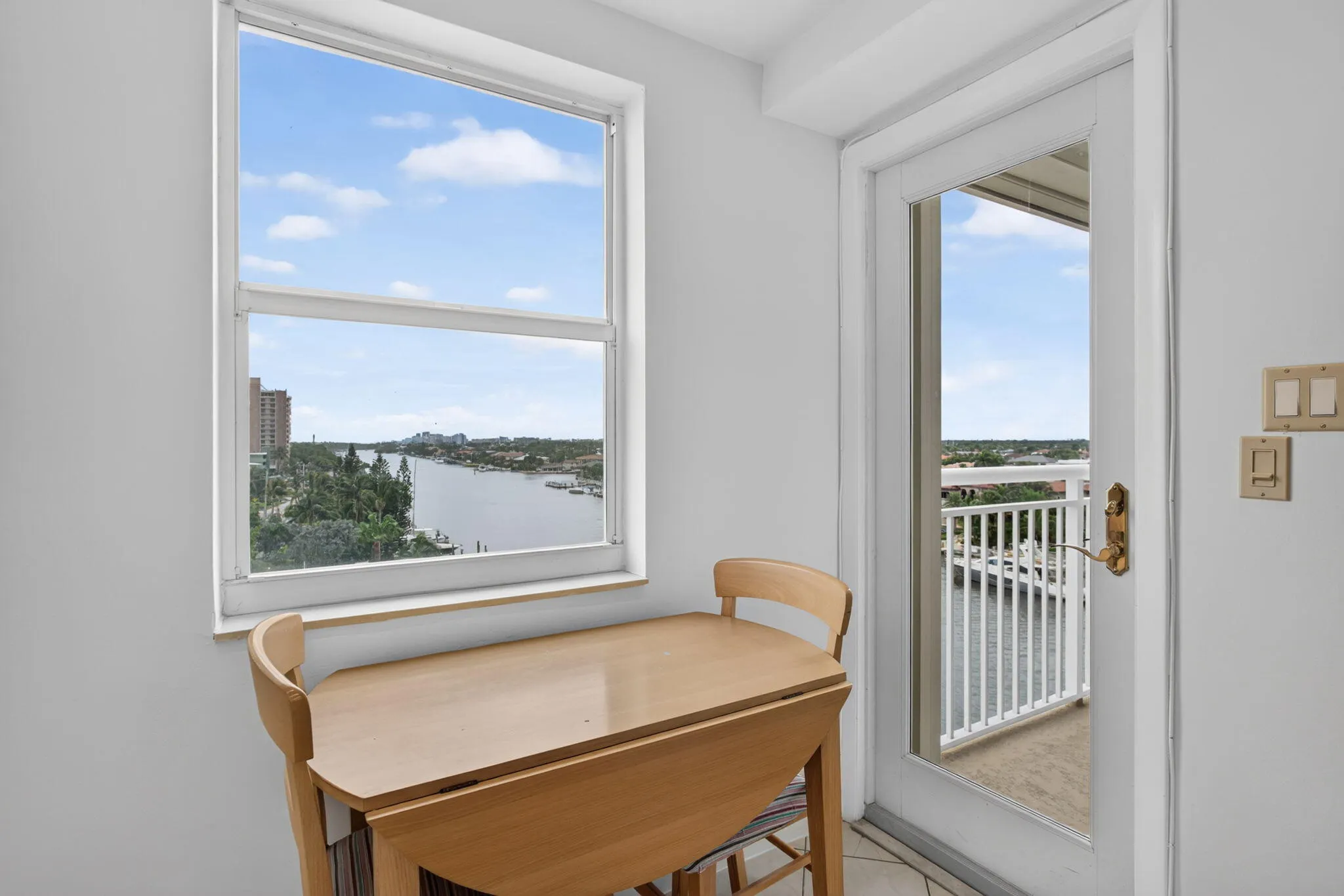 1050 HILLSBORO MILE #702W
