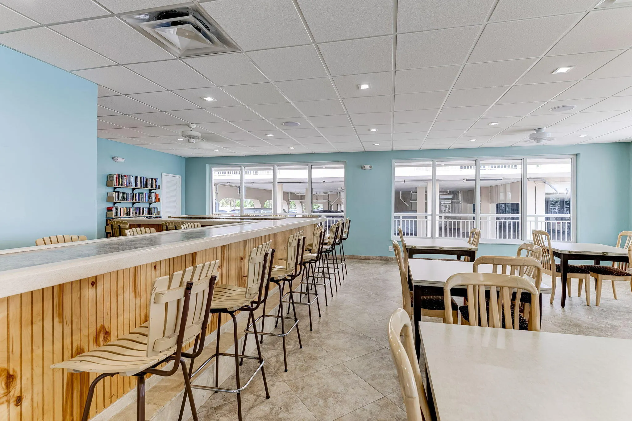 1050 HILLSBORO MILE #702W