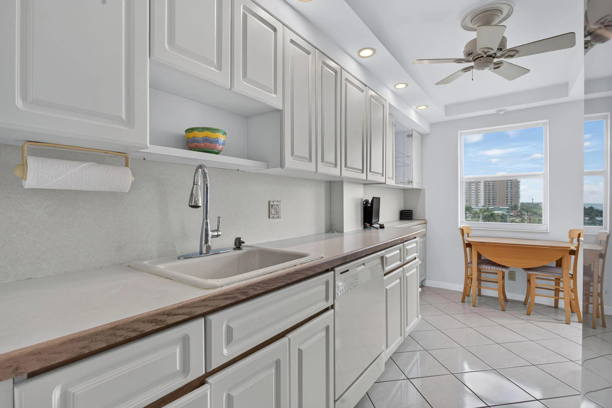 1050 HILLSBORO MILE #702W