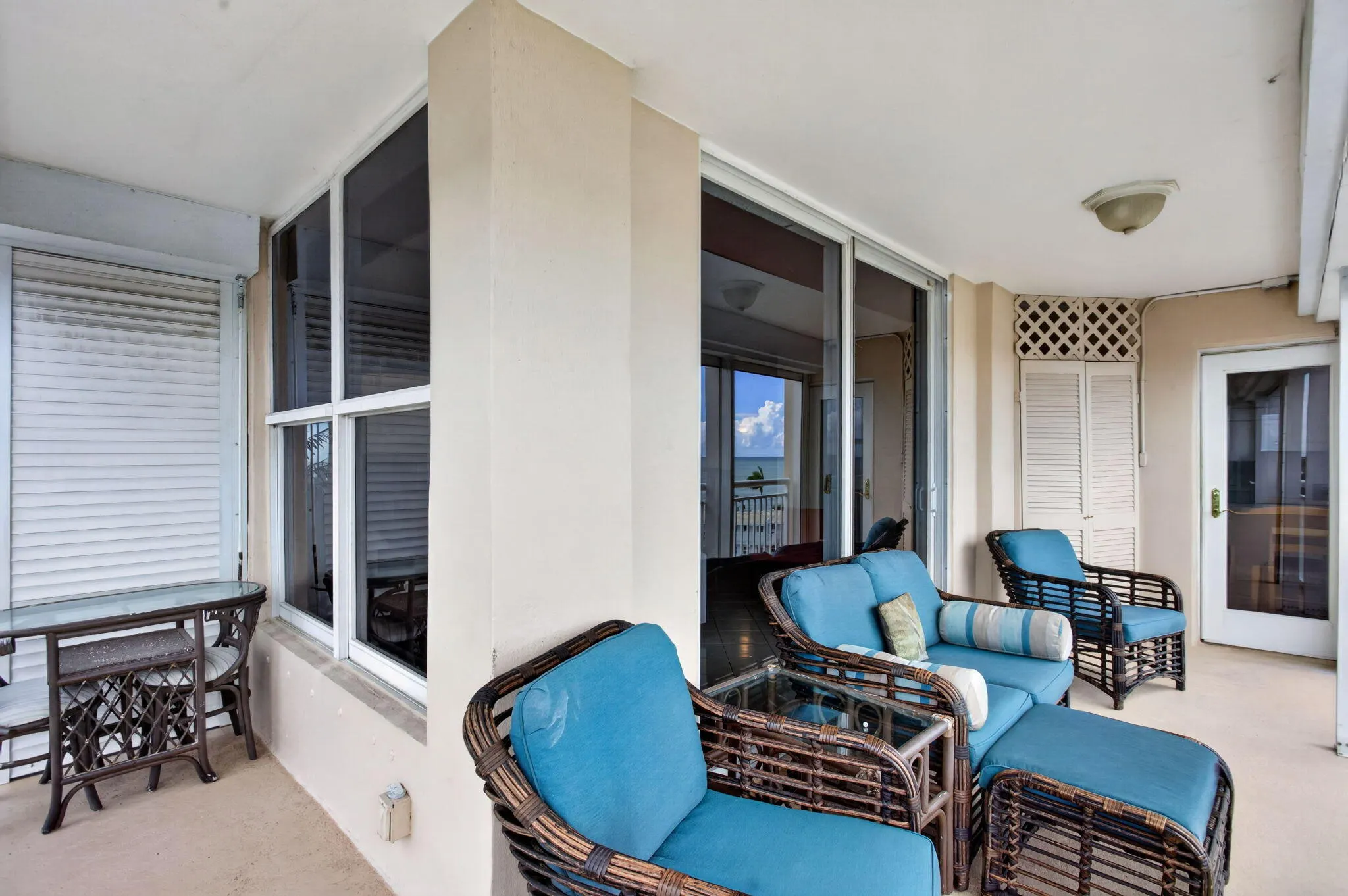 1050 HILLSBORO MILE #702W