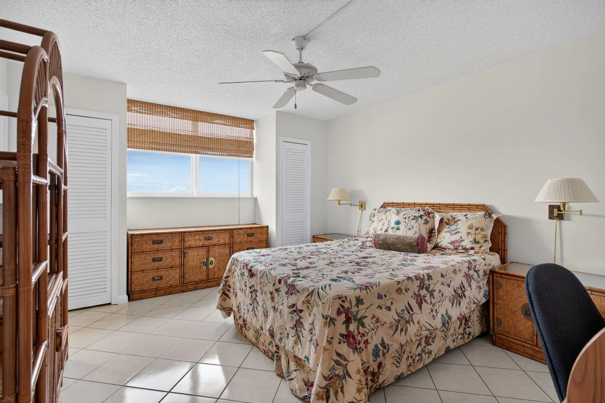 1050 HILLSBORO MILE #702W