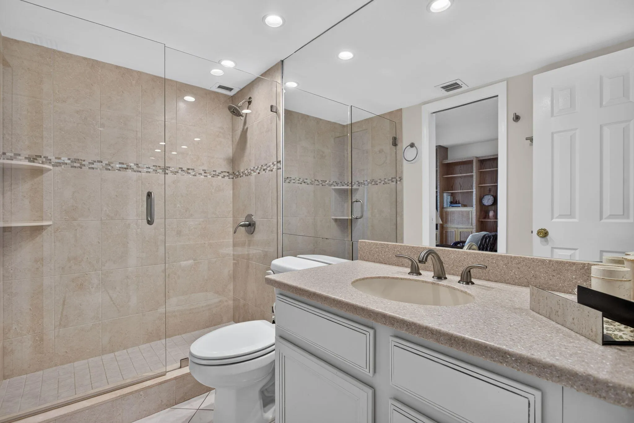 1050 HILLSBORO MILE #702W