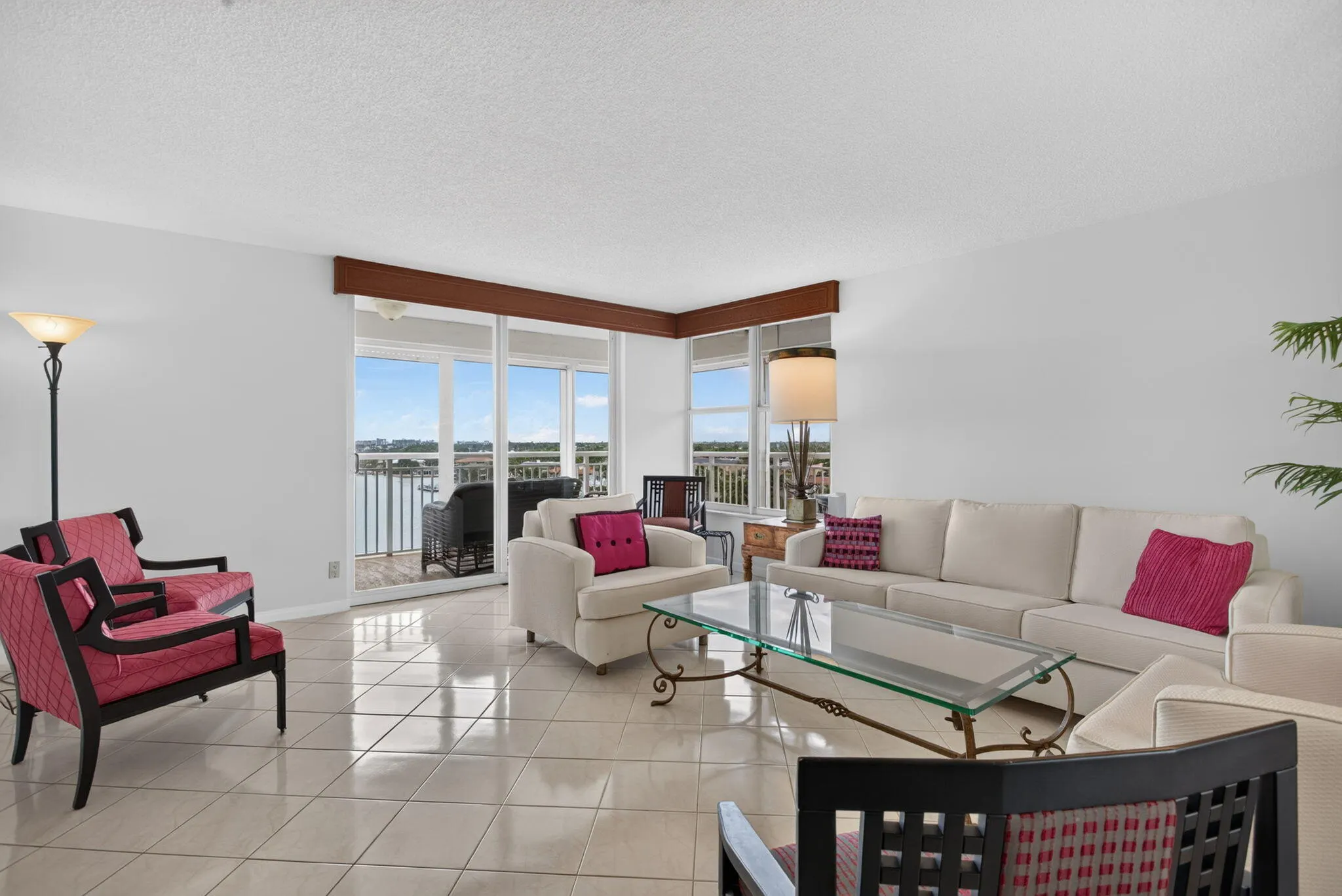 1050 HILLSBORO MILE #702W