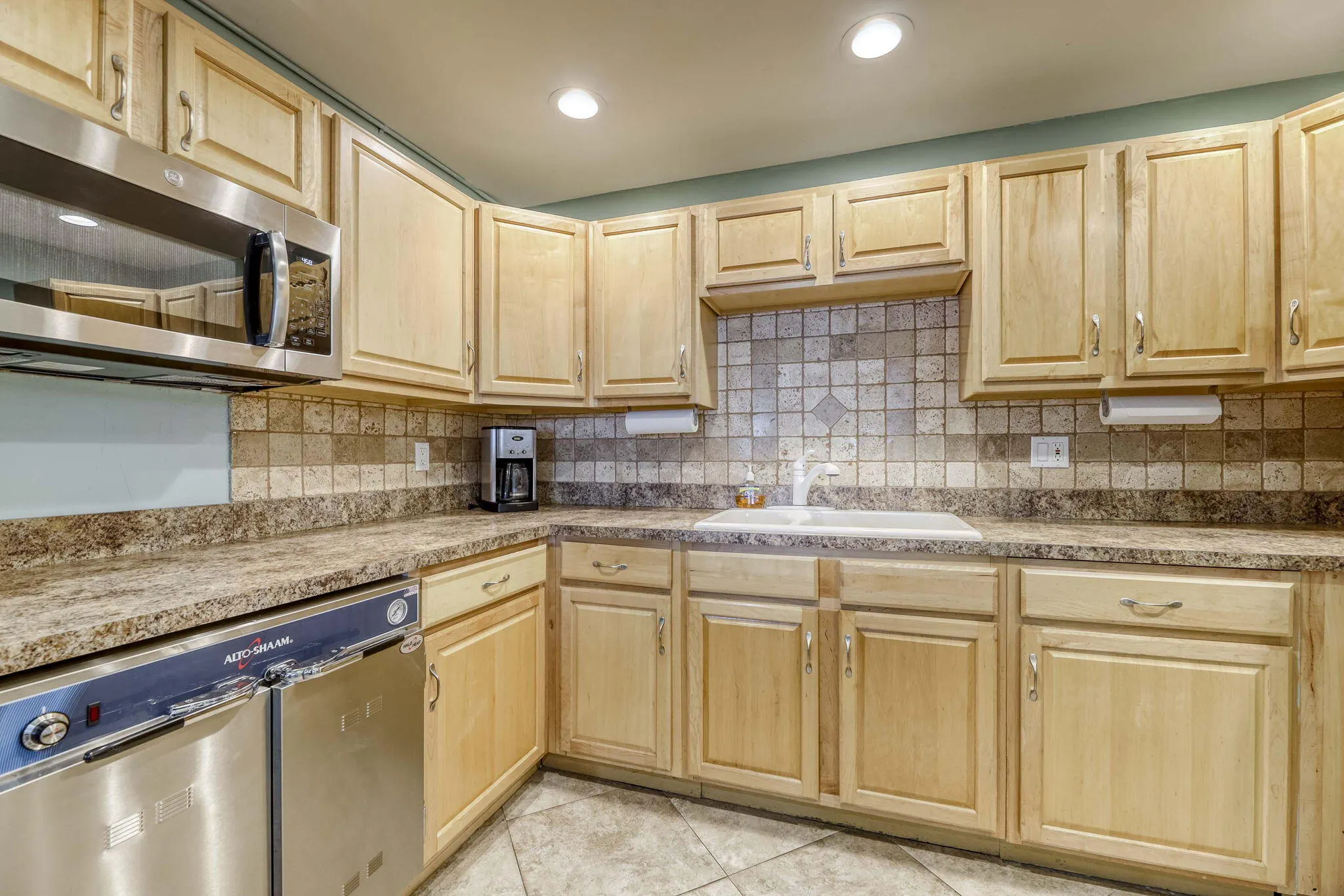 1050 HILLSBORO MILE #702W
