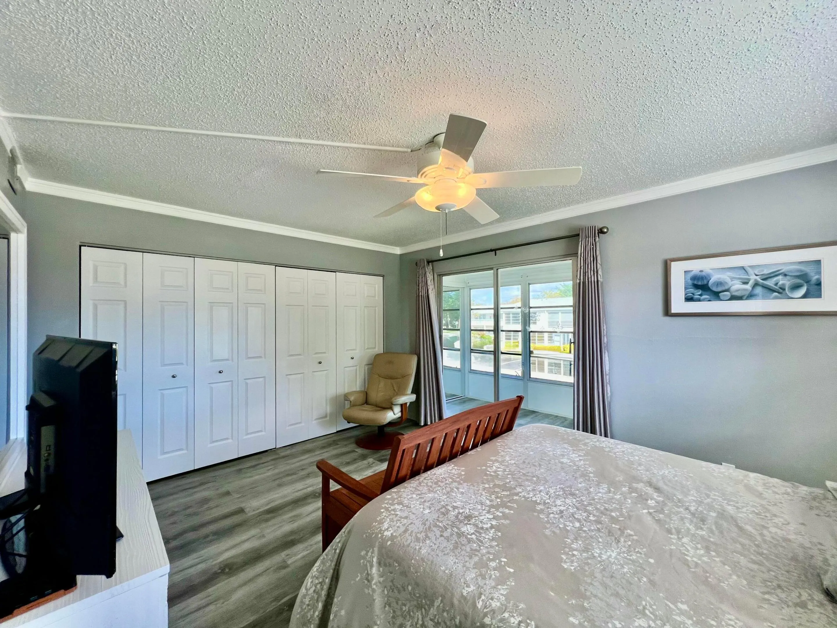 225 WESTBURY L Circle #225