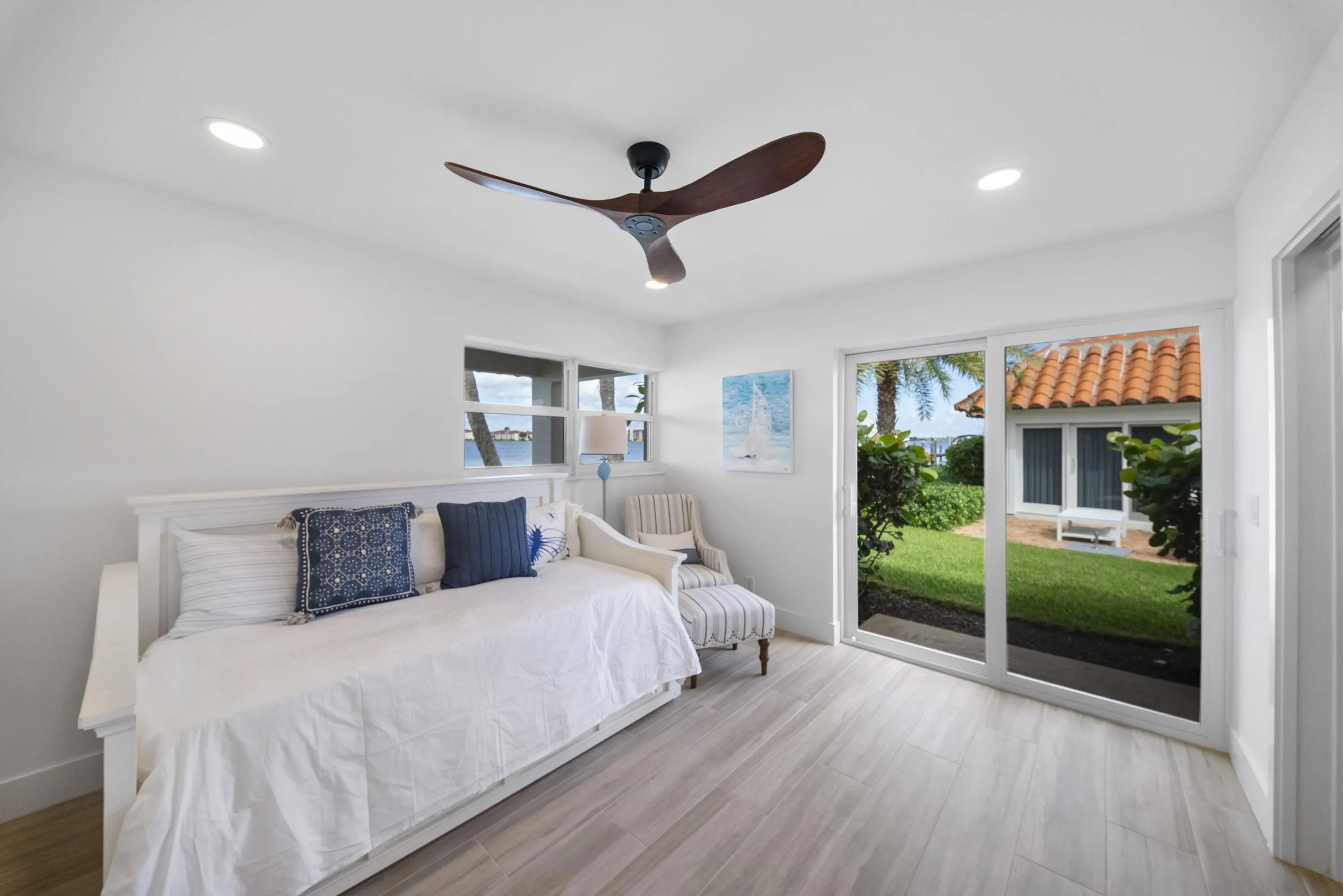 1373 LANDS END Road