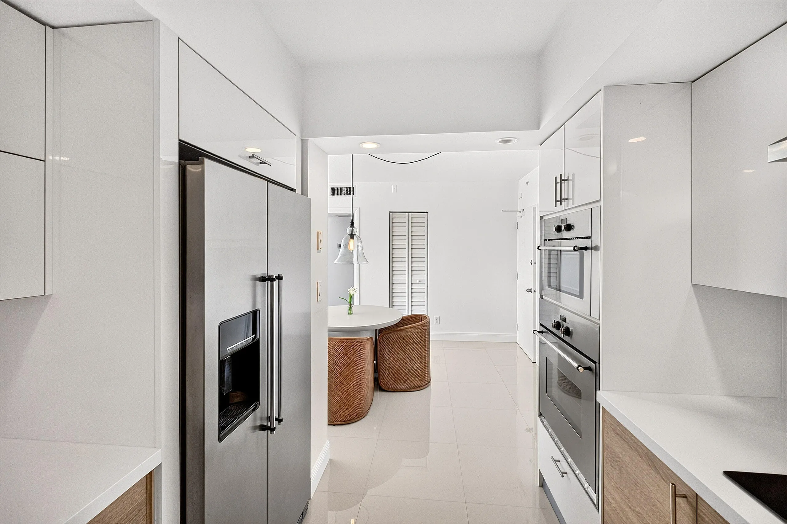5600 Collins Avenue #6M